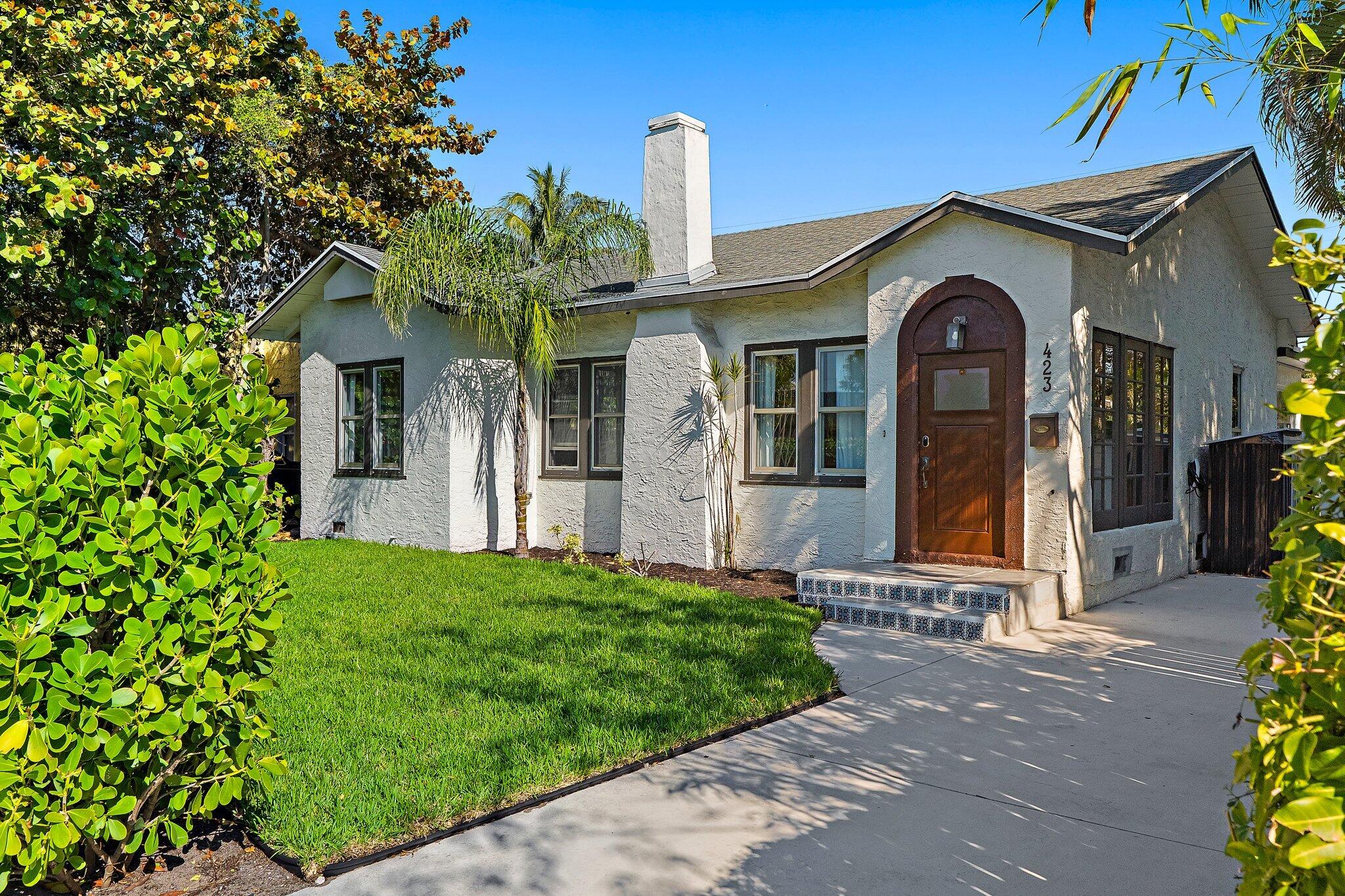 423 Avenida Alegre, West Palm Beach FL 33405