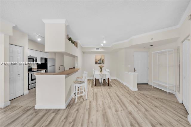 17145 N Bay Rd # 4304 — Photo 4