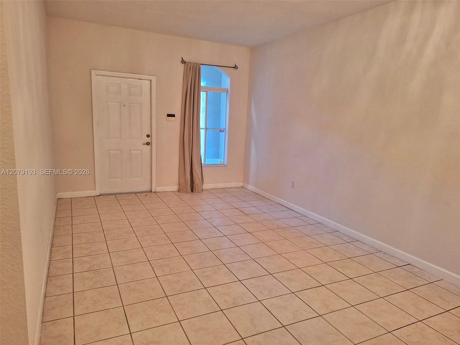 5770 NW 113th Pl # 0 — Photo 2