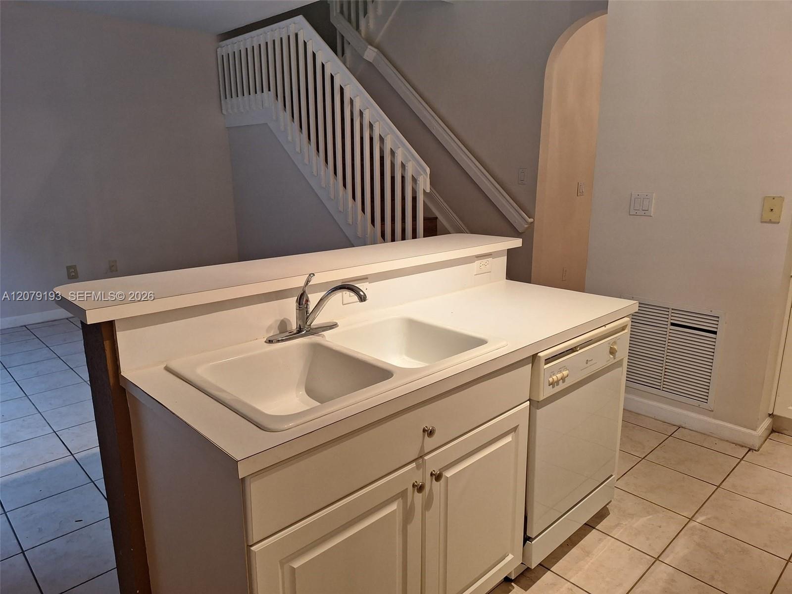5770 NW 113th Pl # 0 — Photo 5