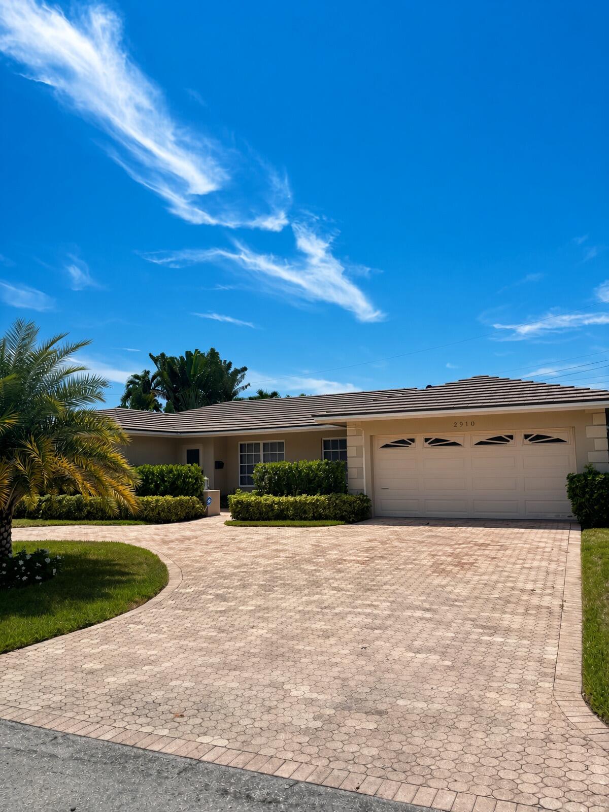 2910 NE 39TH Court, Lighthouse Point FL 33064