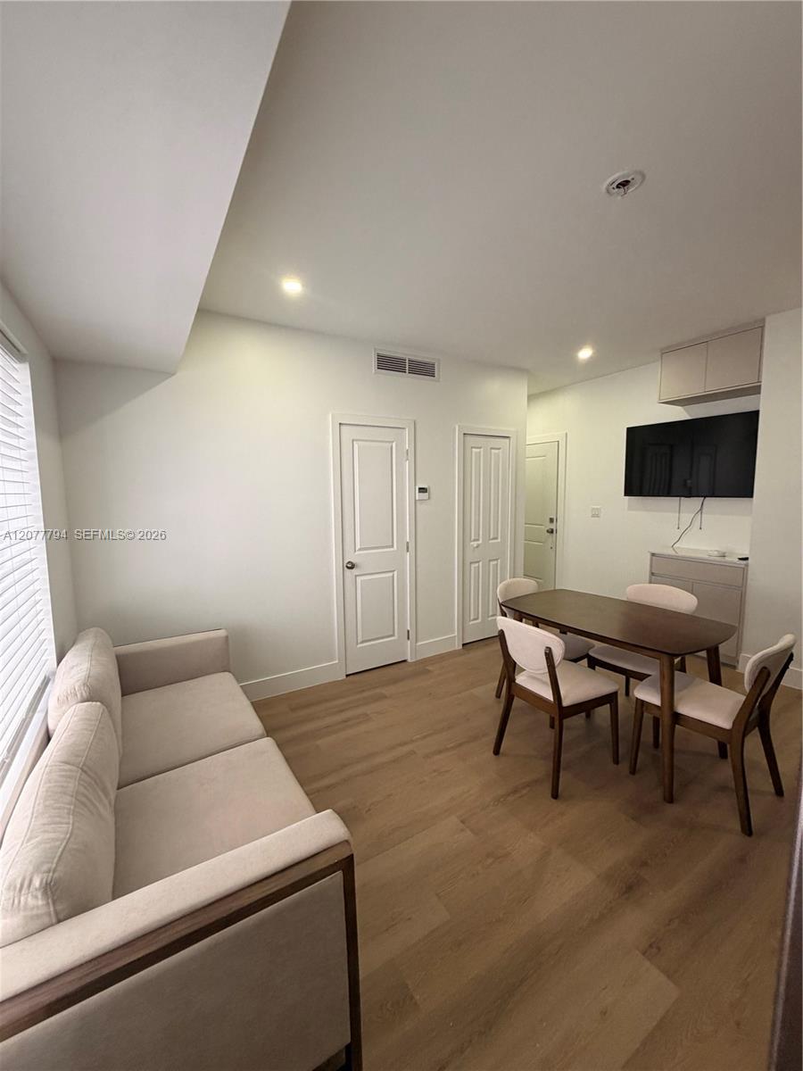 1619 Jefferson Ave # 309 — Photo 2