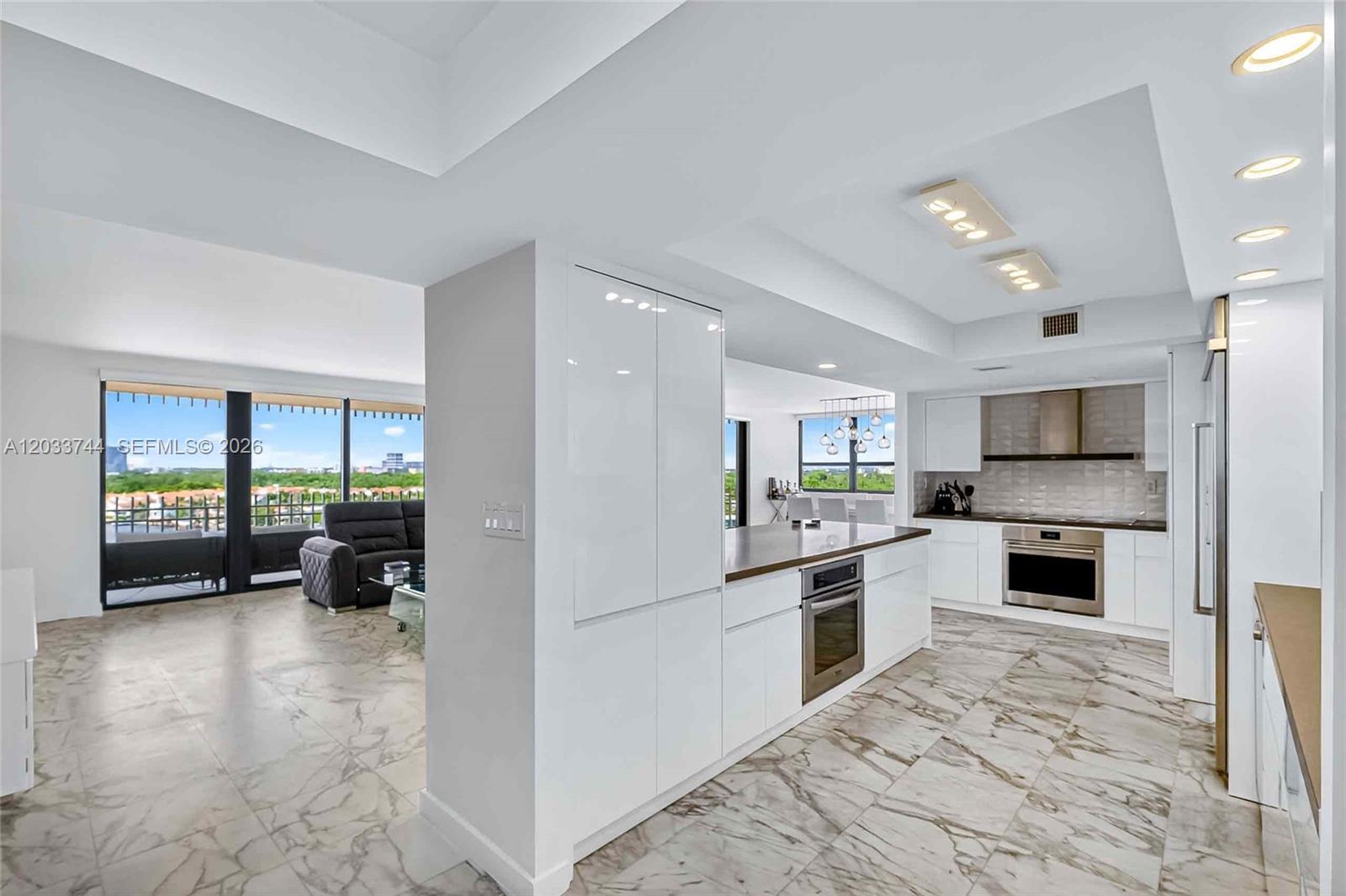 2 Grove Isle Dr # B1210, Miami FL 33133