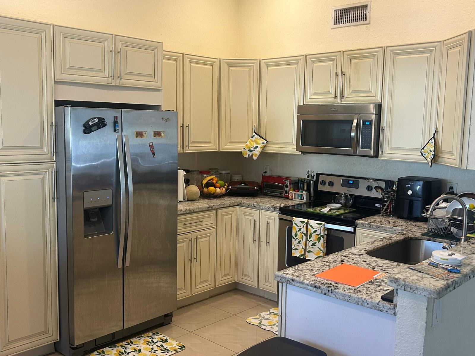 1281 SW 85th Avenue, Pembroke Pines FL 33025
