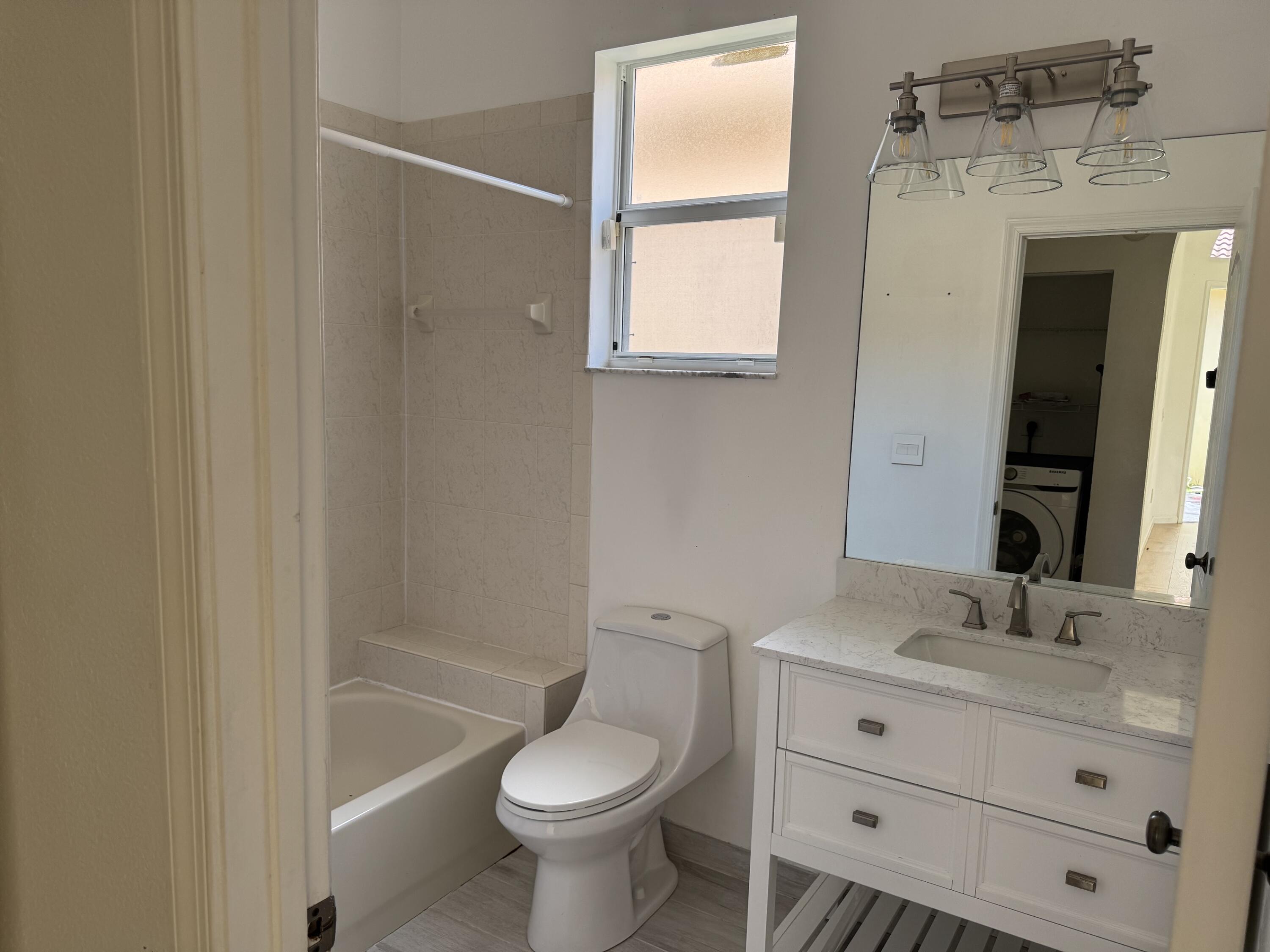 4106 NE 22ND Court — Photo 4