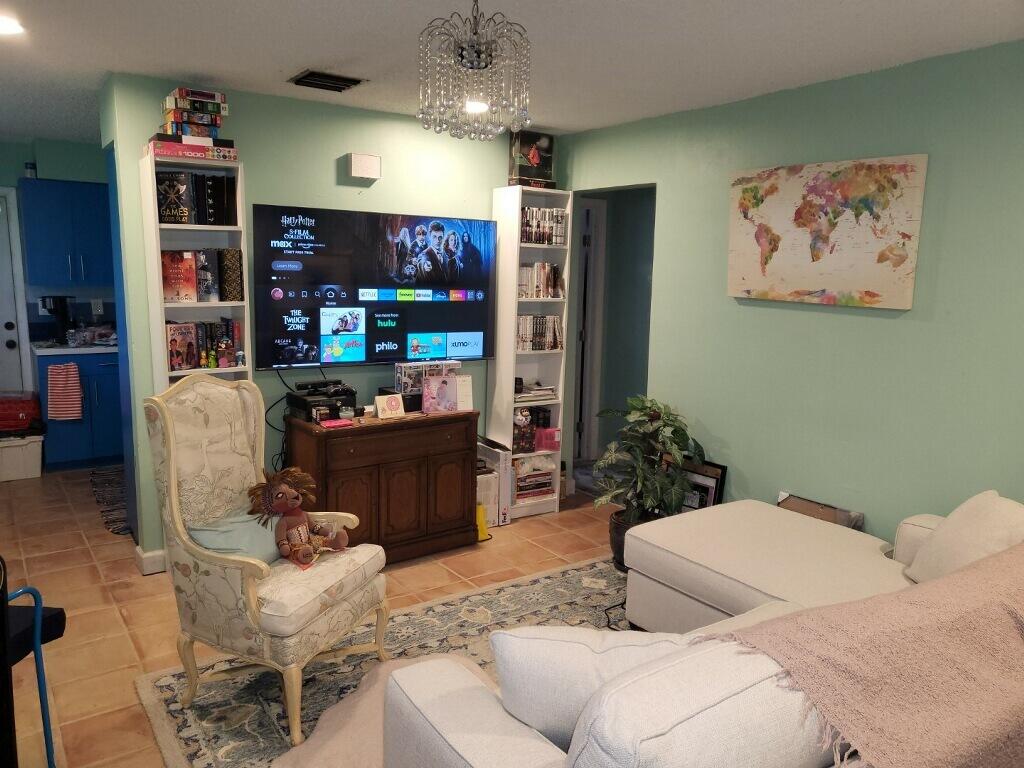 22 SW 9TH Street # 2 — Photo 3
