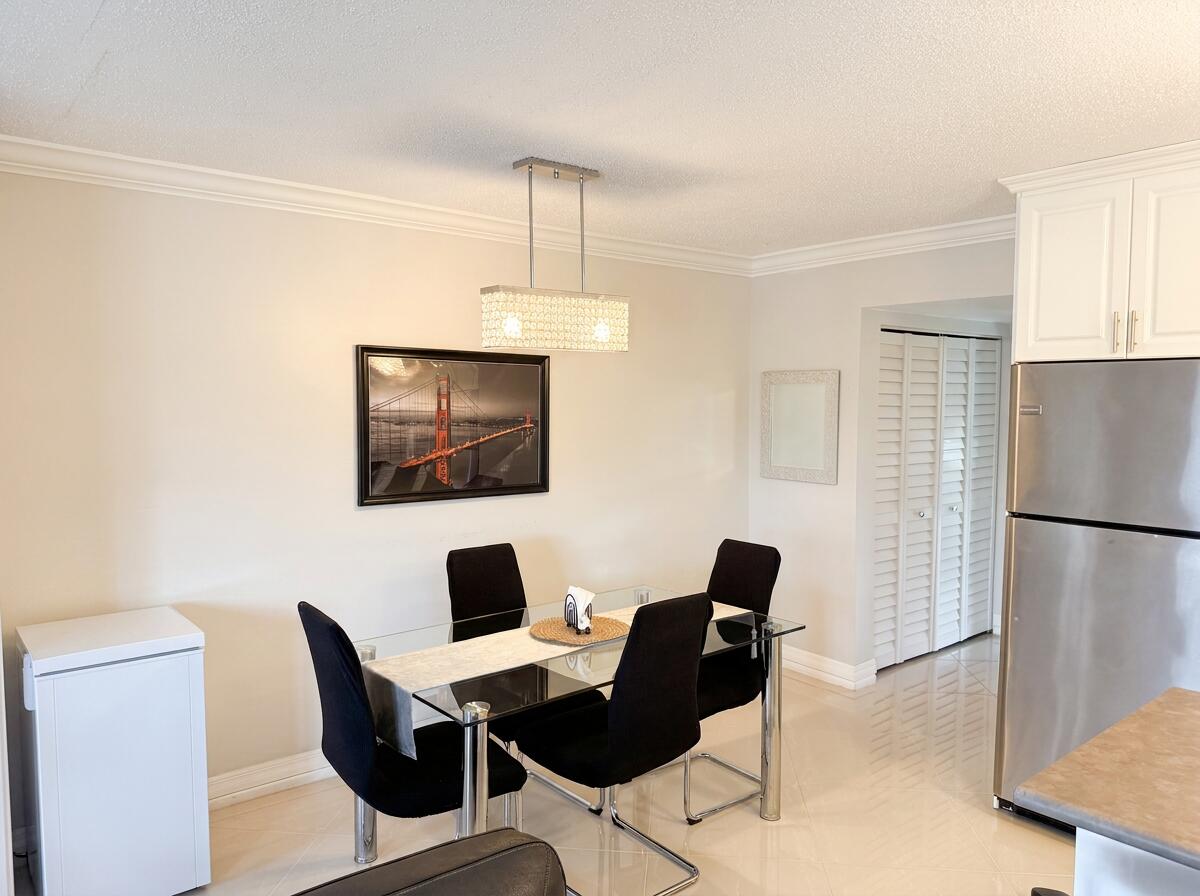 37 OAKRIDGE C # 37 — Photo 4