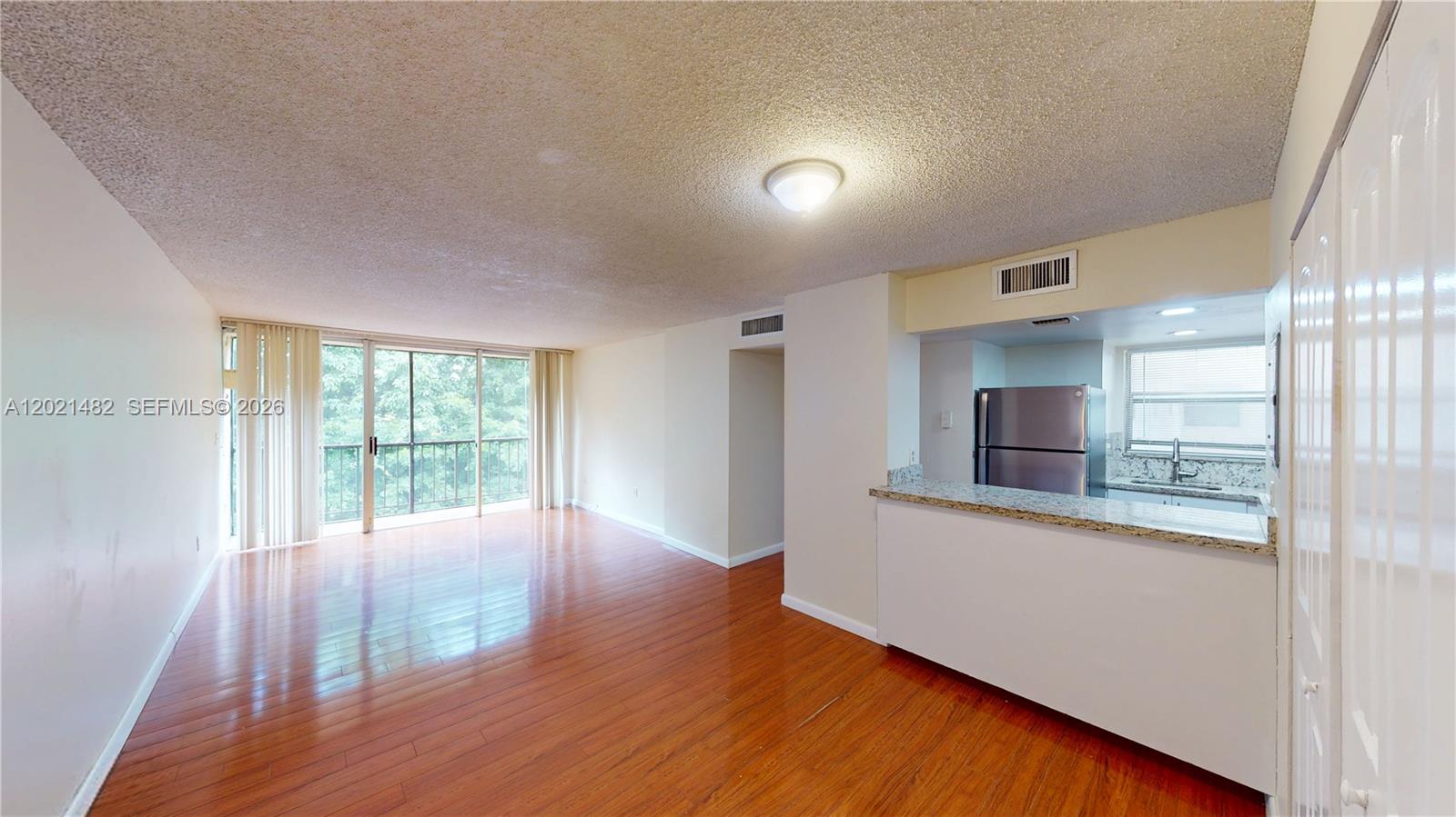 8860 Fontainebleau Blvd # 405, Miami FL 33172