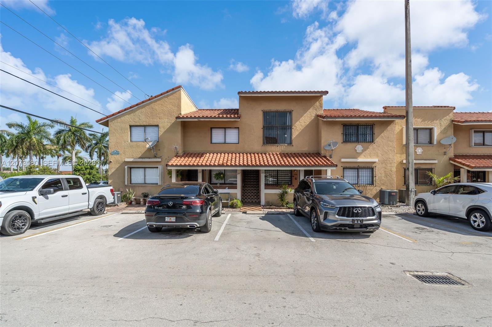 2775 W 62nd St # 206, Hialeah FL 33016