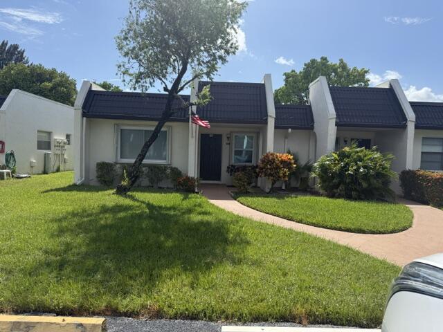 197 Lake Susan Lane, West Palm Beach FL 33411