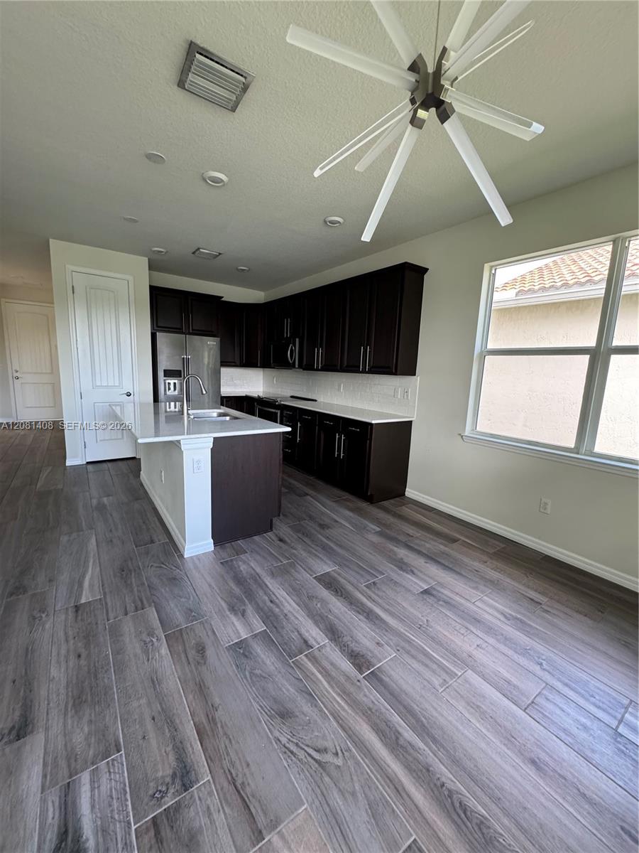 4729 Greenway Dr — Photo 4