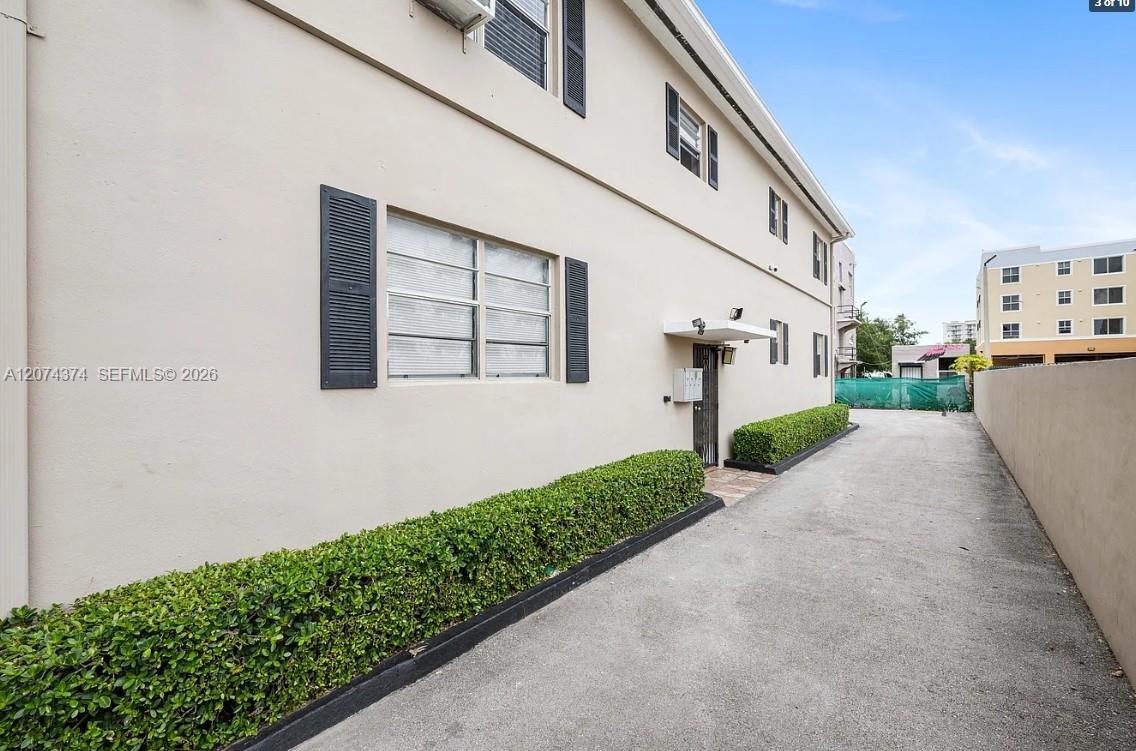 821 SW 5th St # 3 — Photo 3