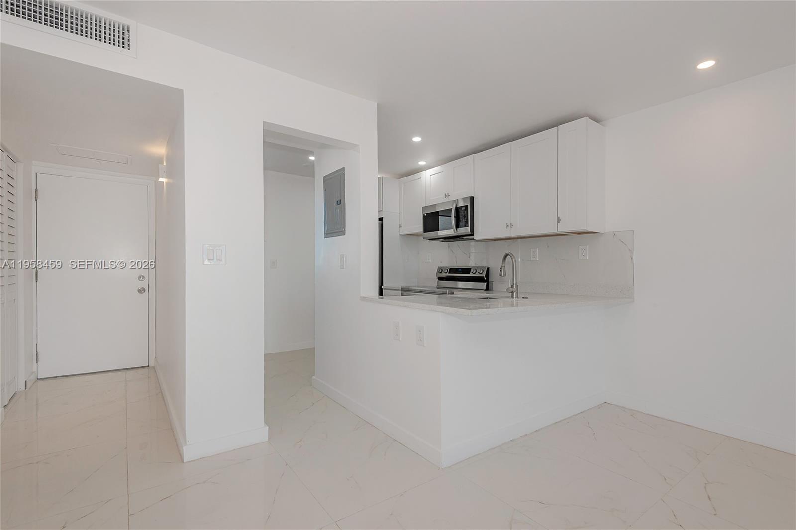 2851 Leonard Dr # J405, Aventura FL 33160