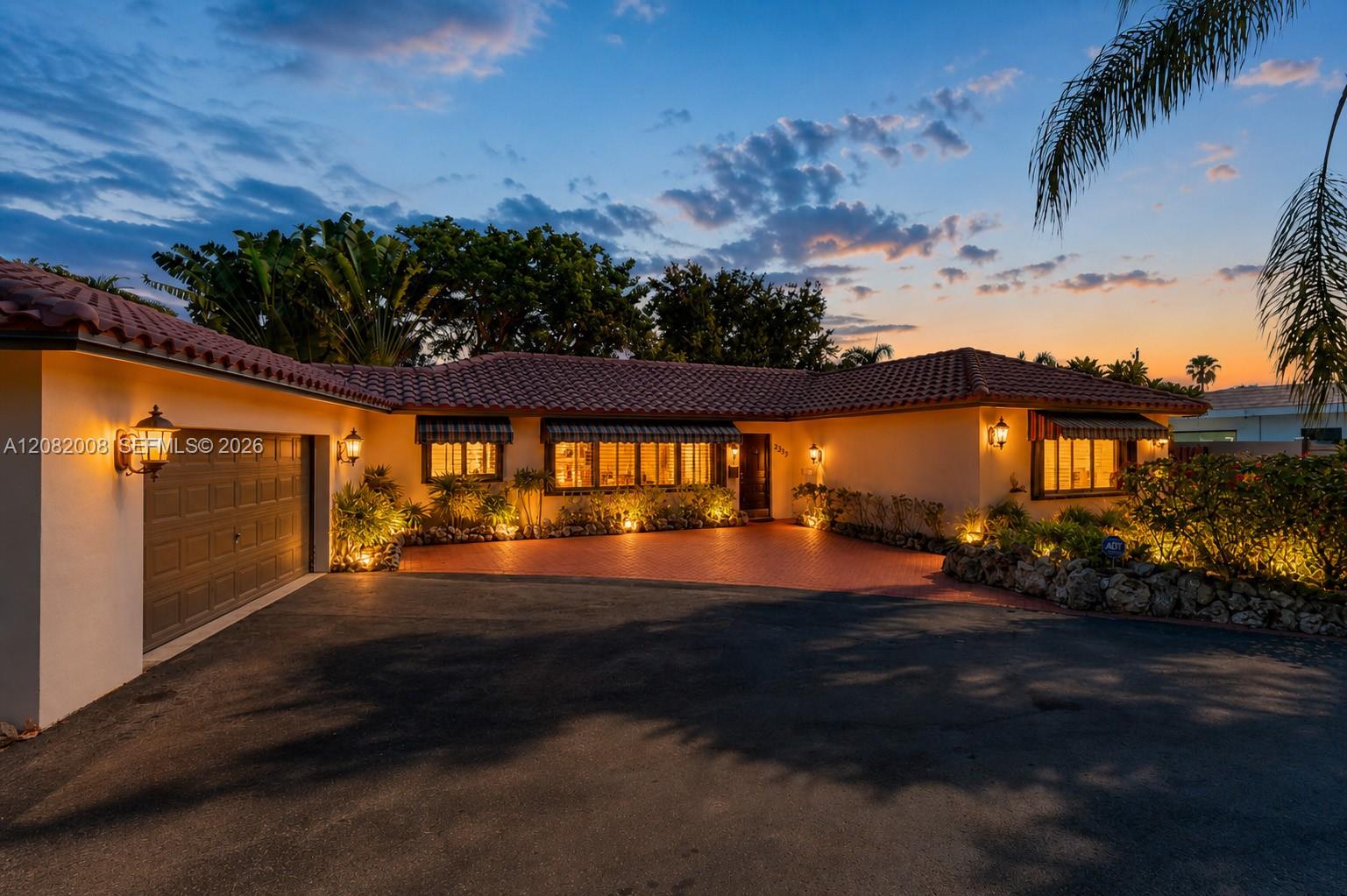 2533 NE 35th Dr, Fort Lauderdale FL 33308