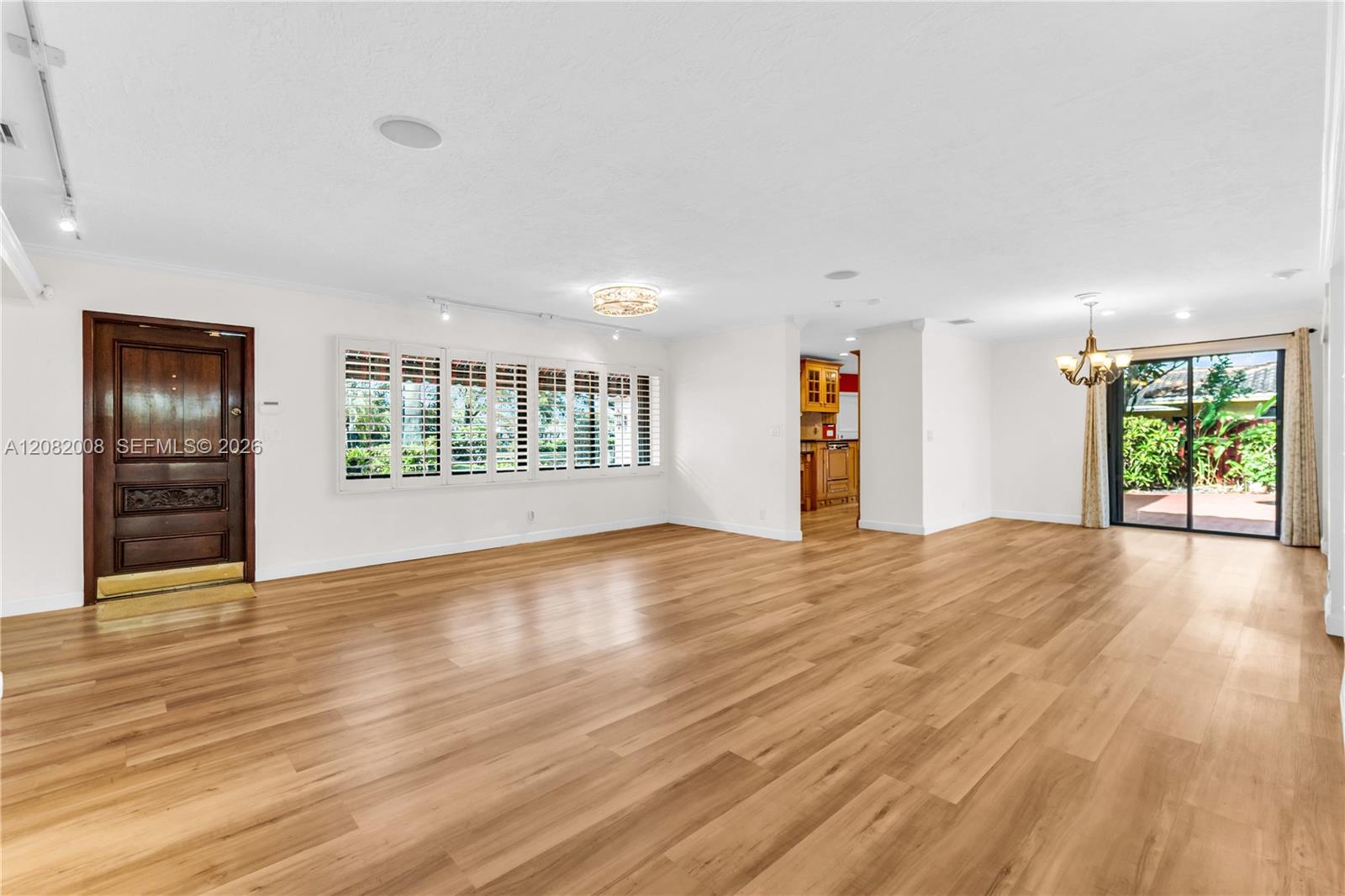2533 NE 35th Dr — Photo 5