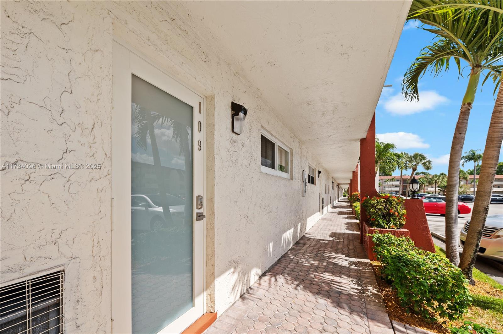 711 S Hollybrook Dr # 109 — Photo 3