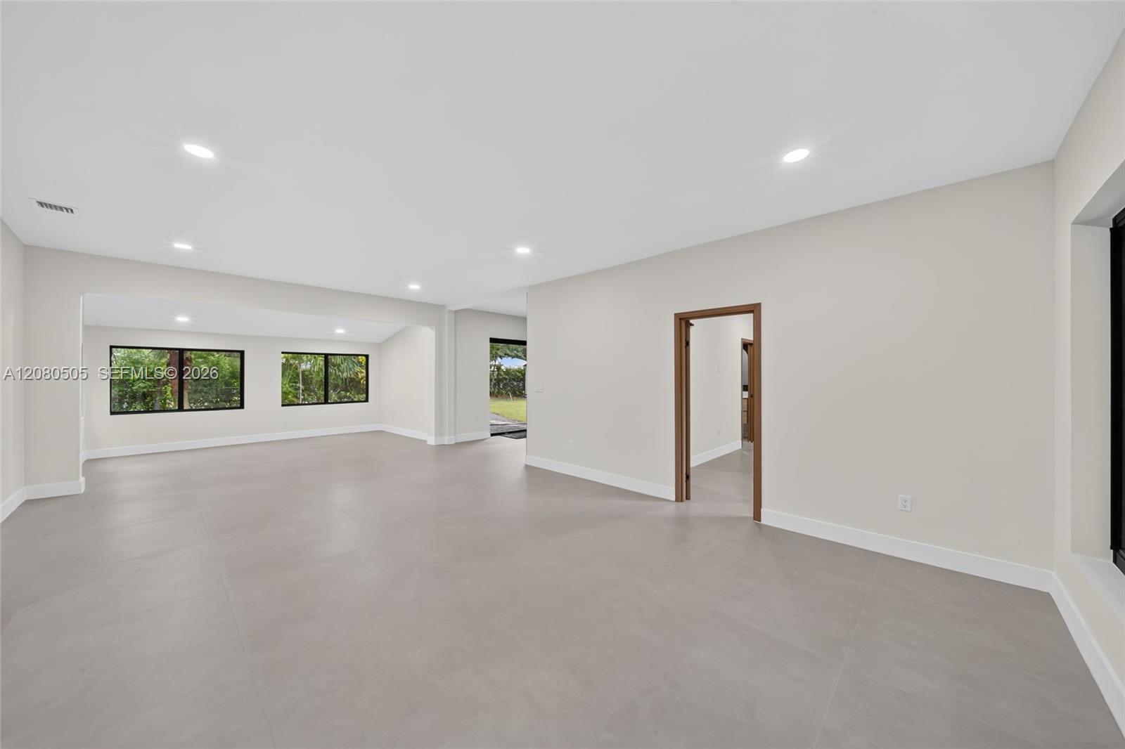 8230 SW 117th Ter — Photo 4