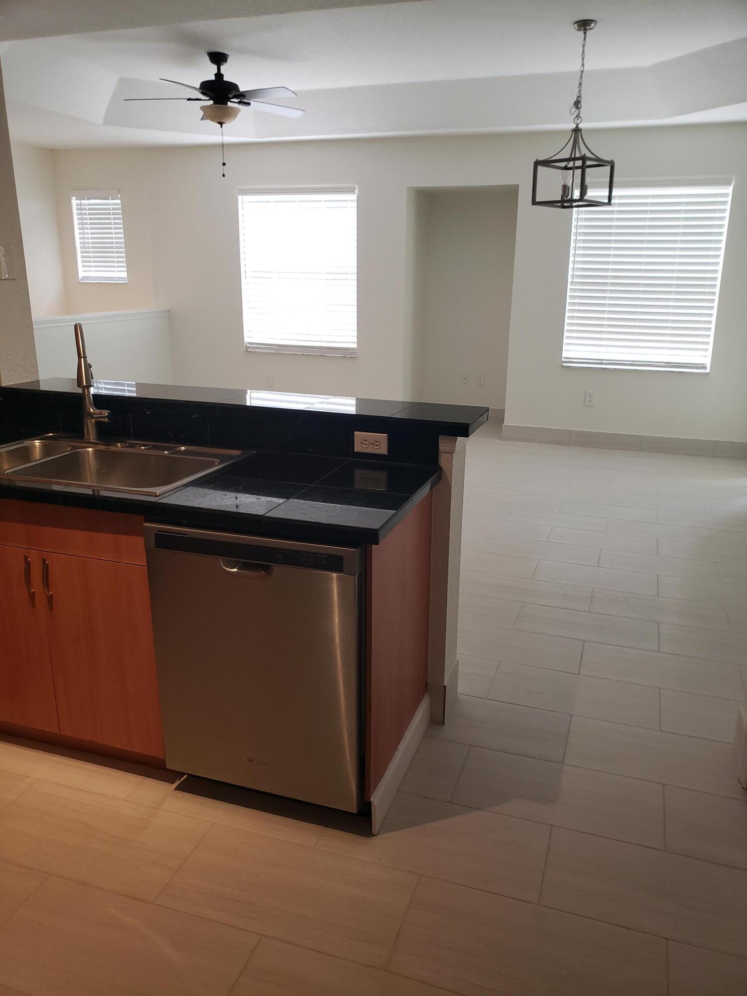 1101 BELMONT Place # 1101 — Photo 4