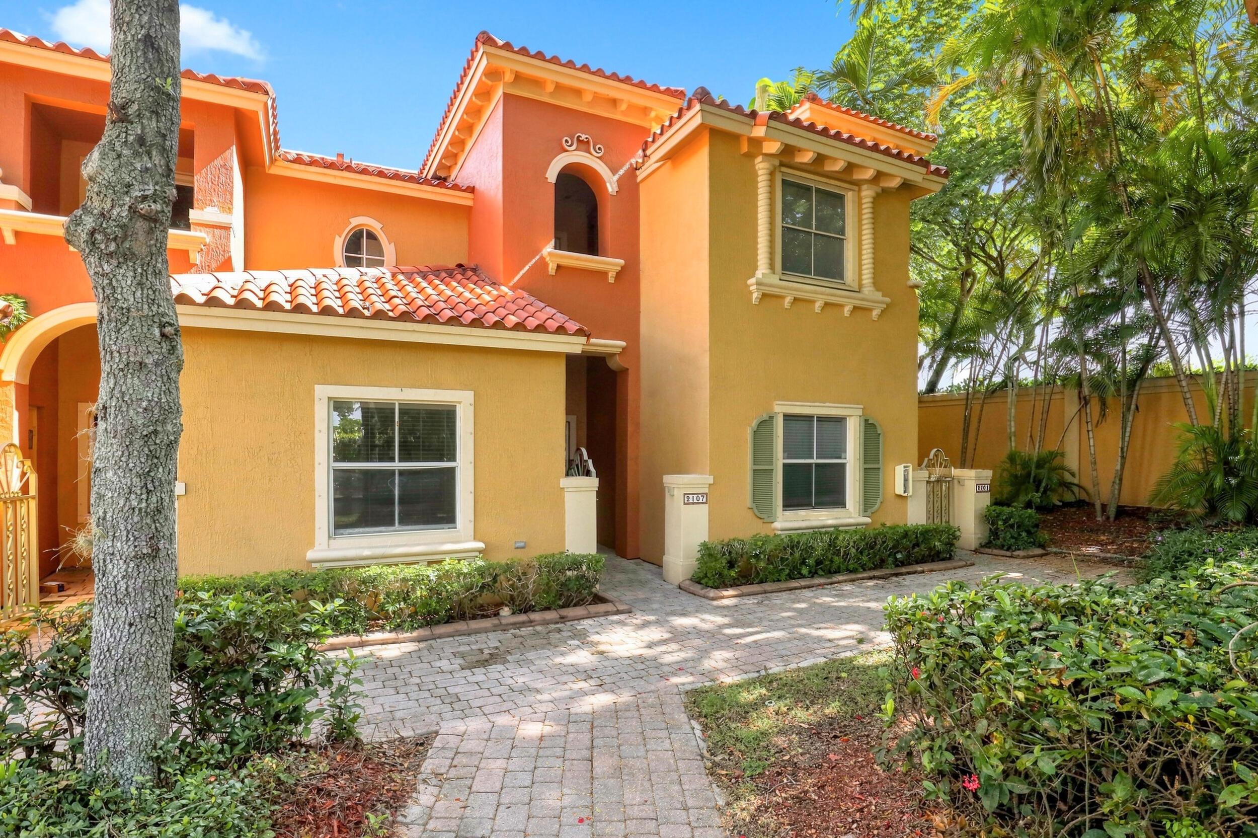2107 Anchor Court — Photo 2