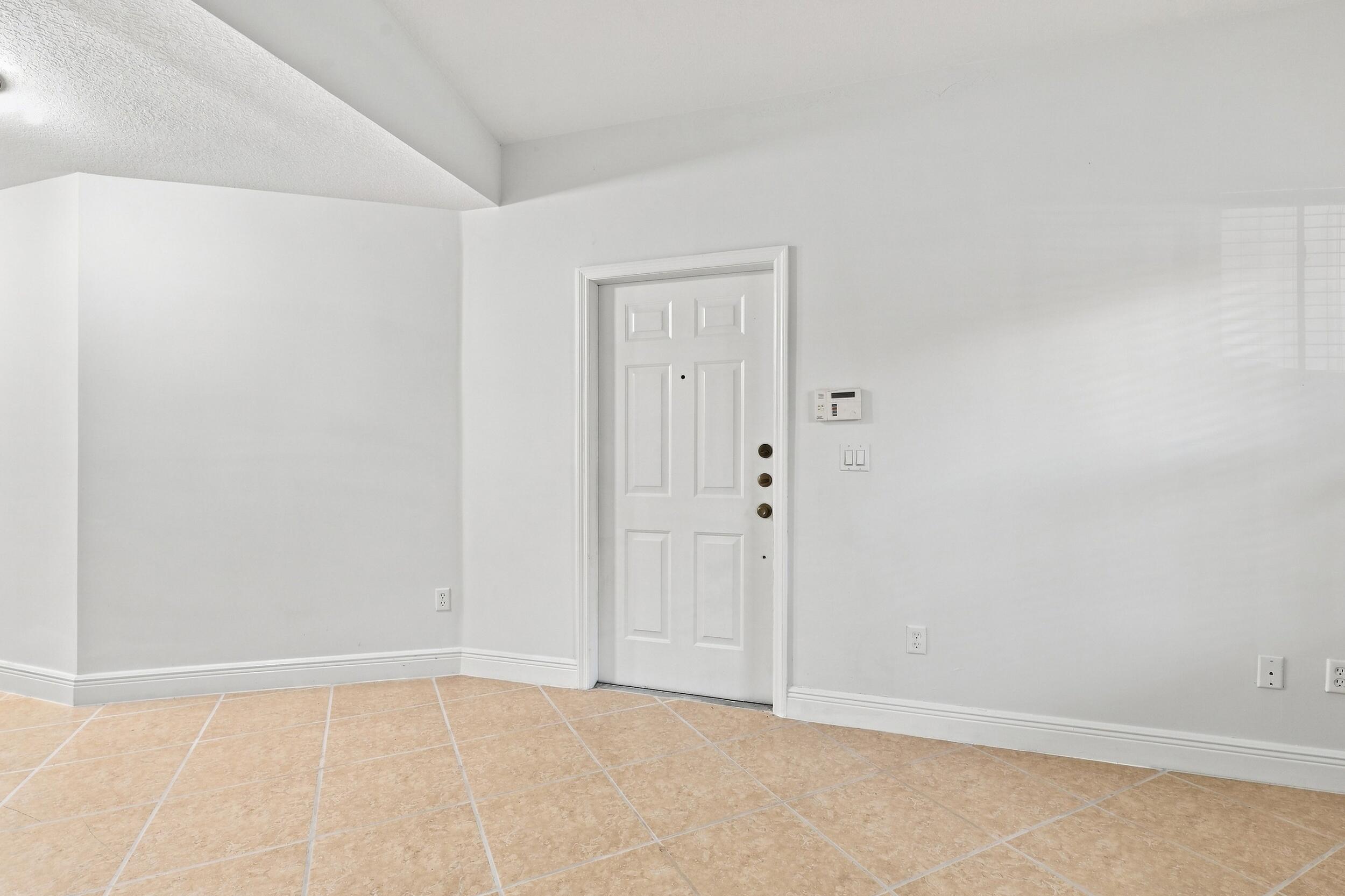 2107 Anchor Court — Photo 5
