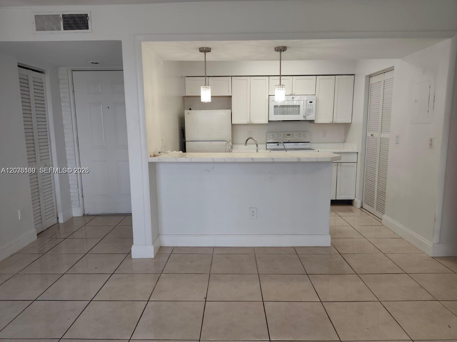 1269 SW 46th Ave # 2408 — Photo 3