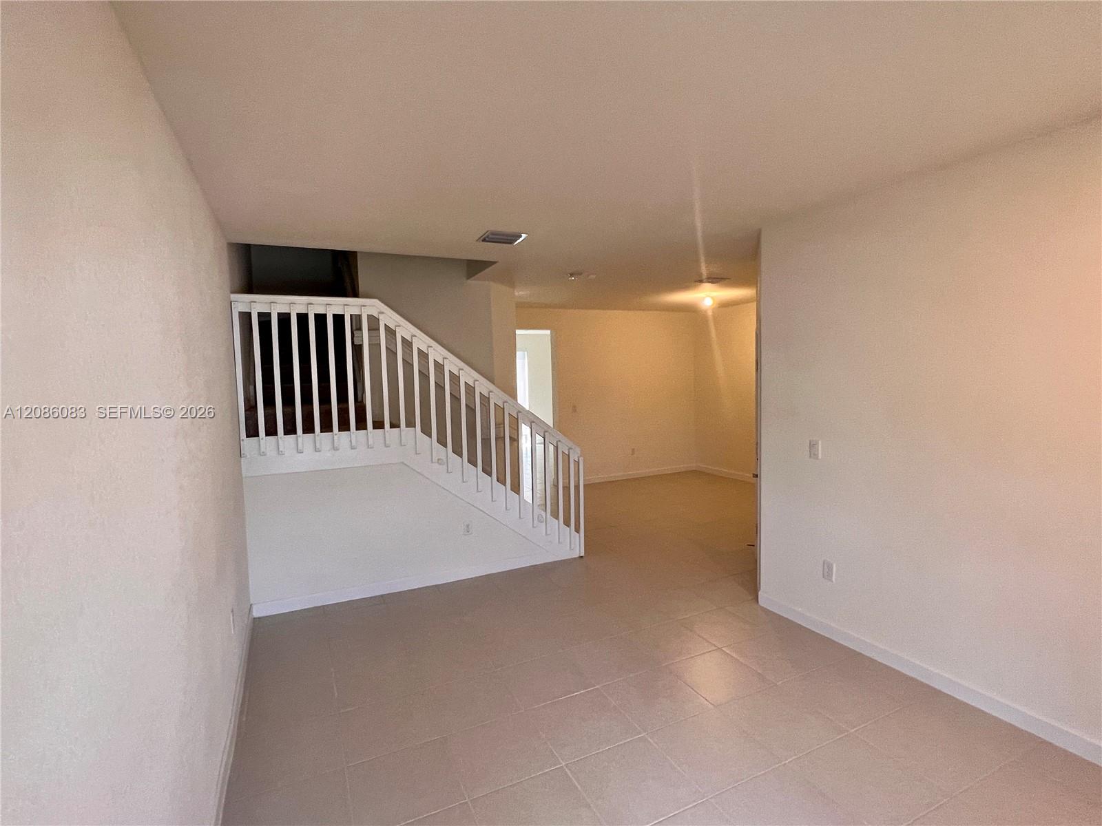3342 W 112th St — Photo 3