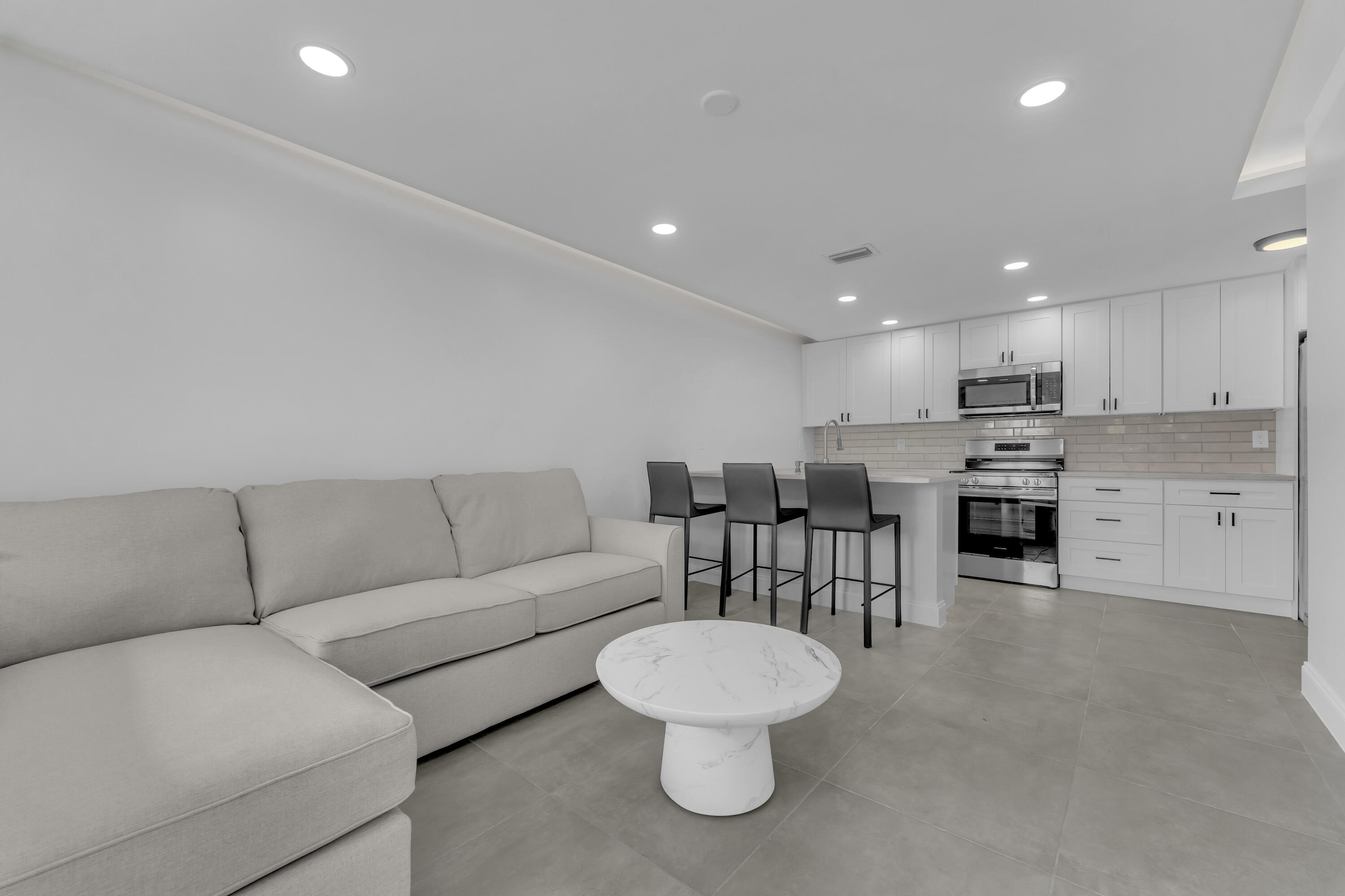 381 SE 15th Avenue # 1, Deerfield Beach FL 33441