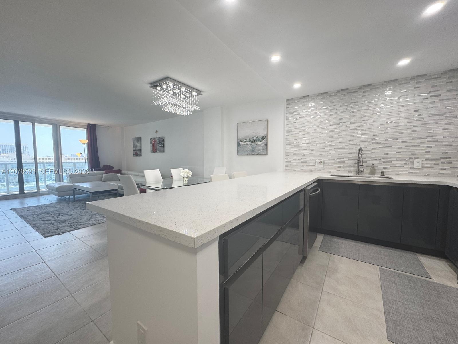 3800 S Ocean Dr # 1710 — Photo 3