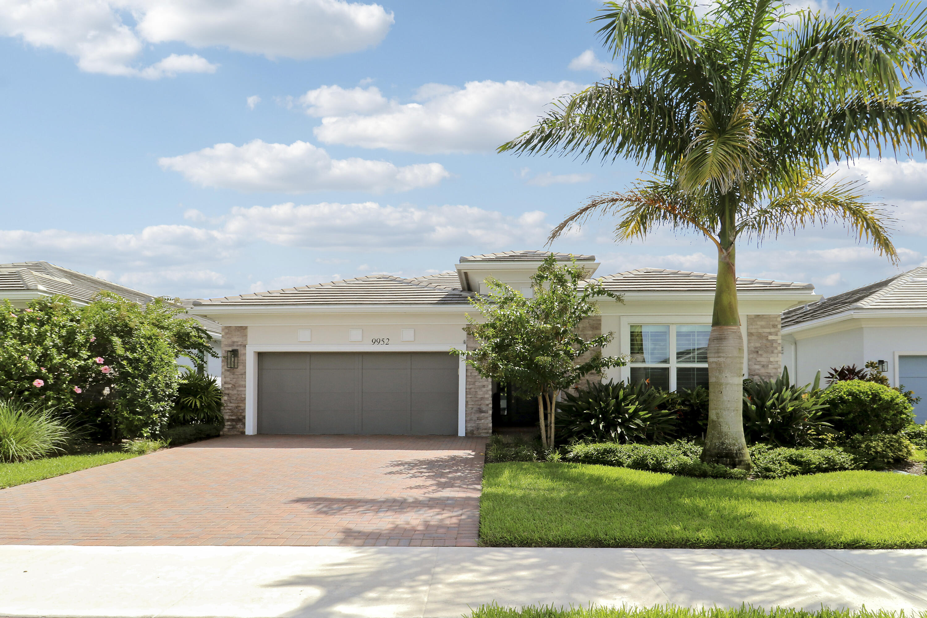 9952 REGENCY Way, Palm Beach Gardens FL 33412