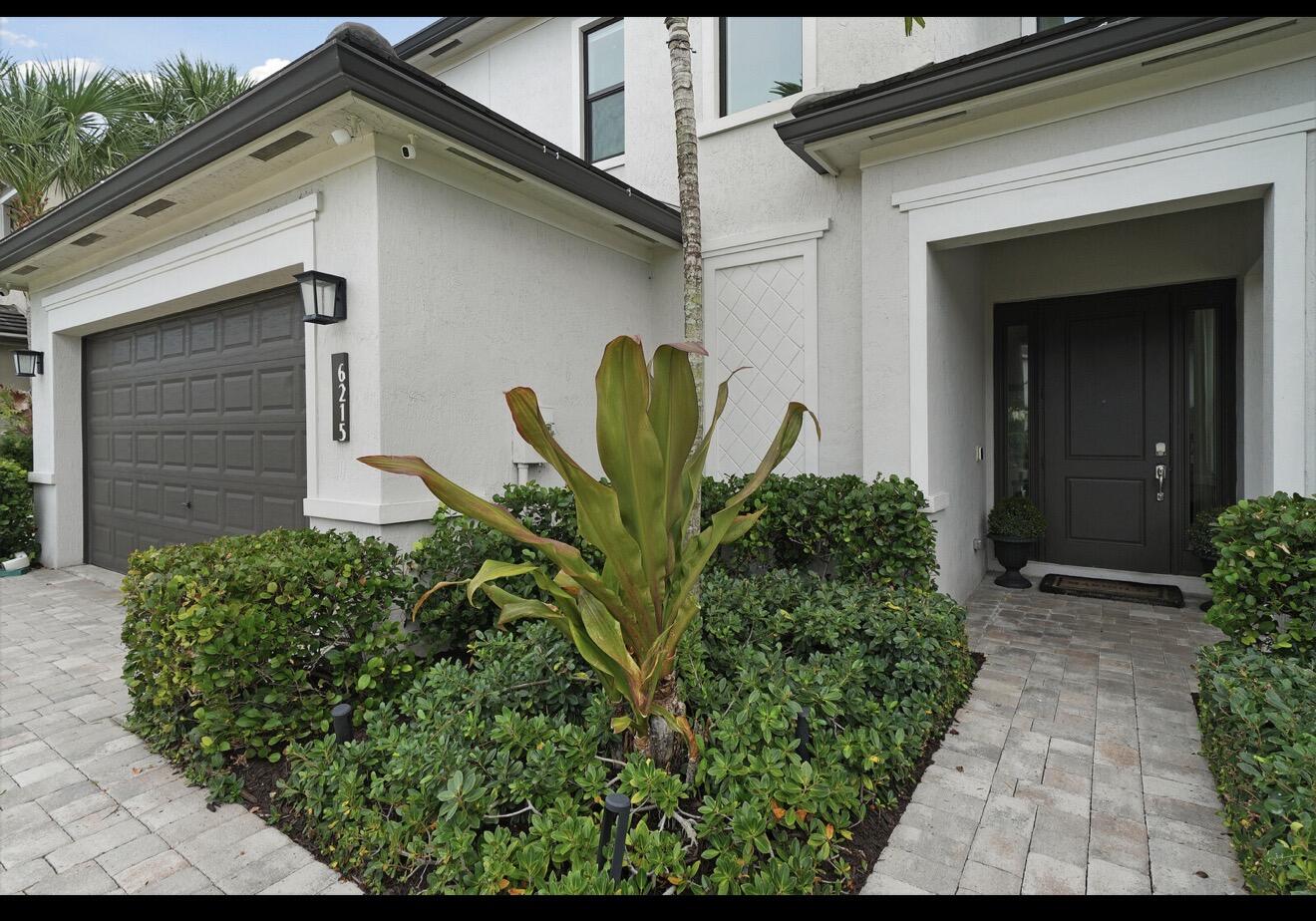 6215 OCEANAIRE Way — Photo 2