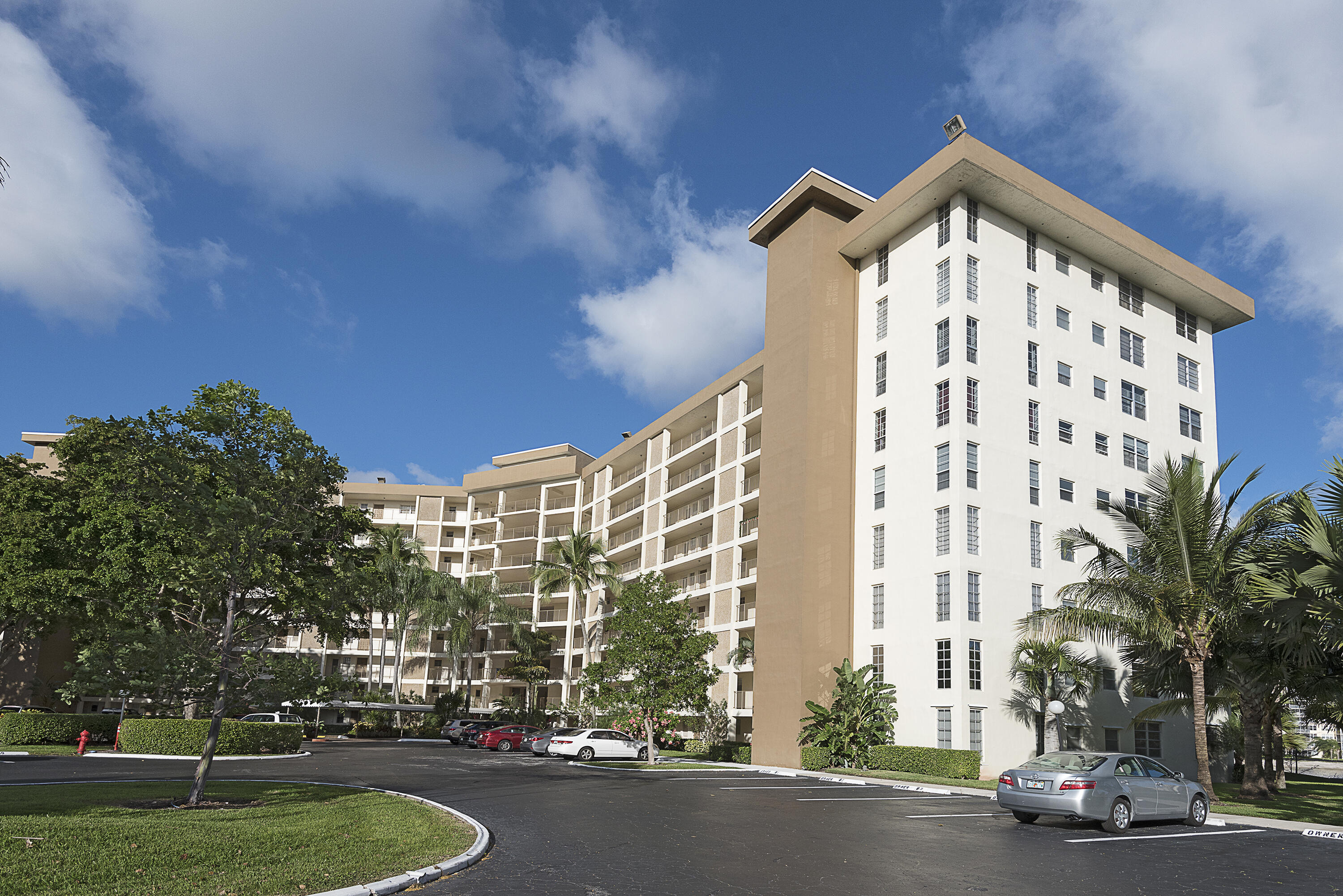 3051 N Course Drive # 211, Pompano Beach FL 33069