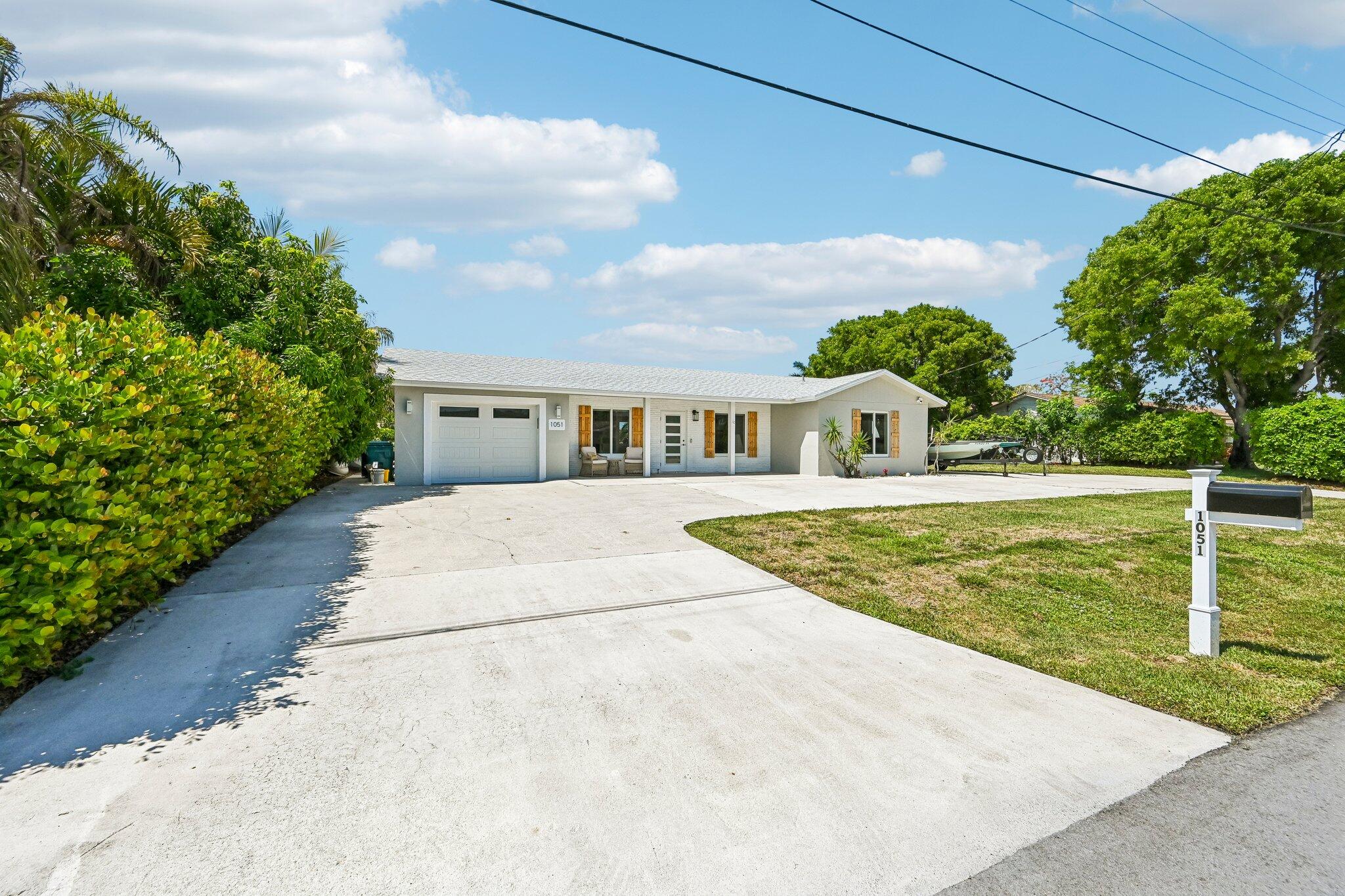 1051 SW 25th Avenue — Photo 3