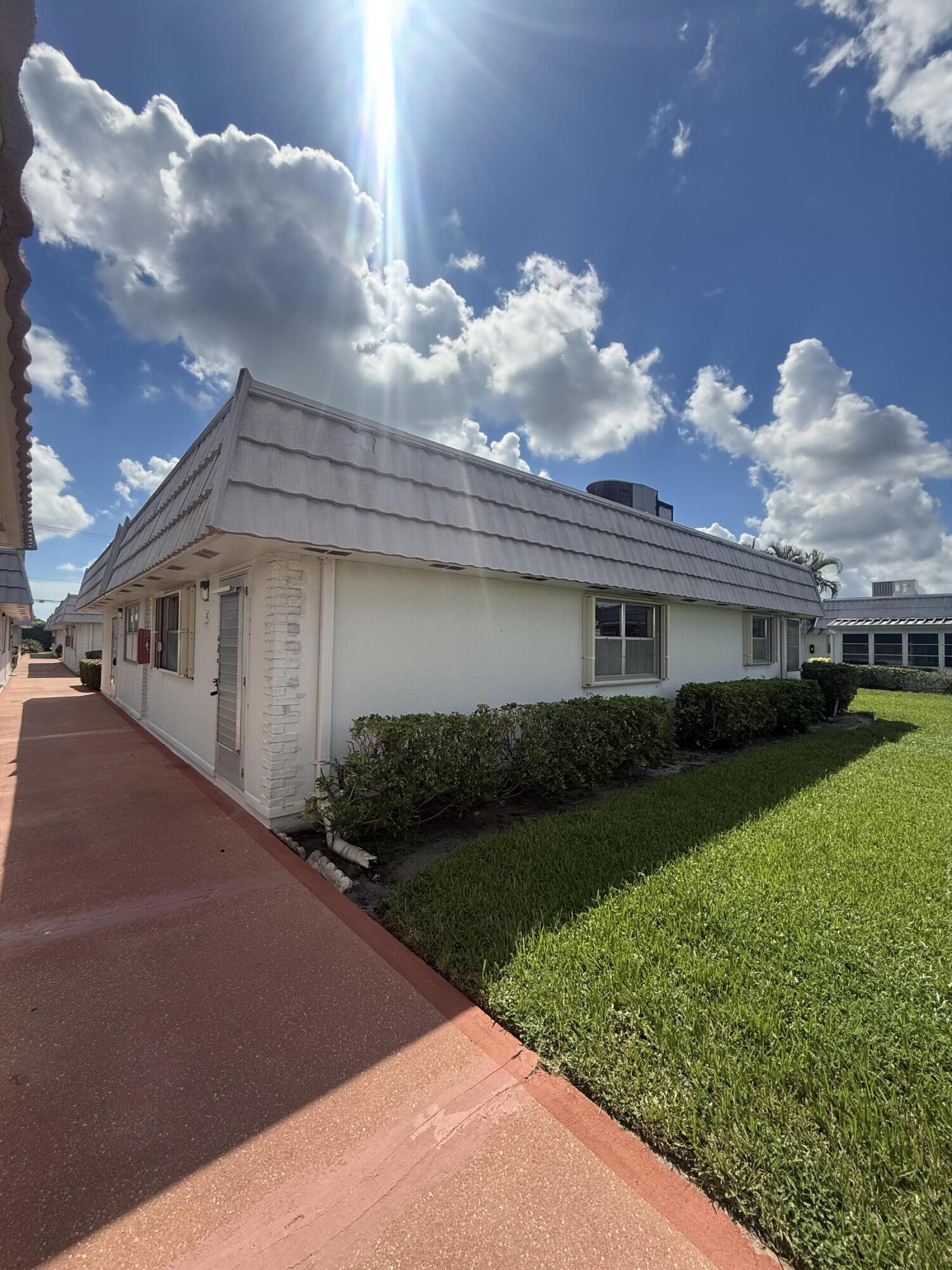 34 Valencia B, Delray Beach FL 33446