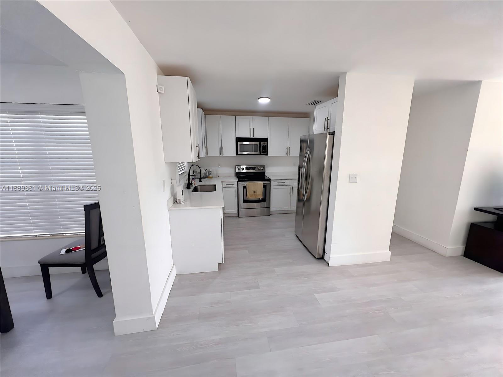 3361 NW 5th Pl — Photo 4