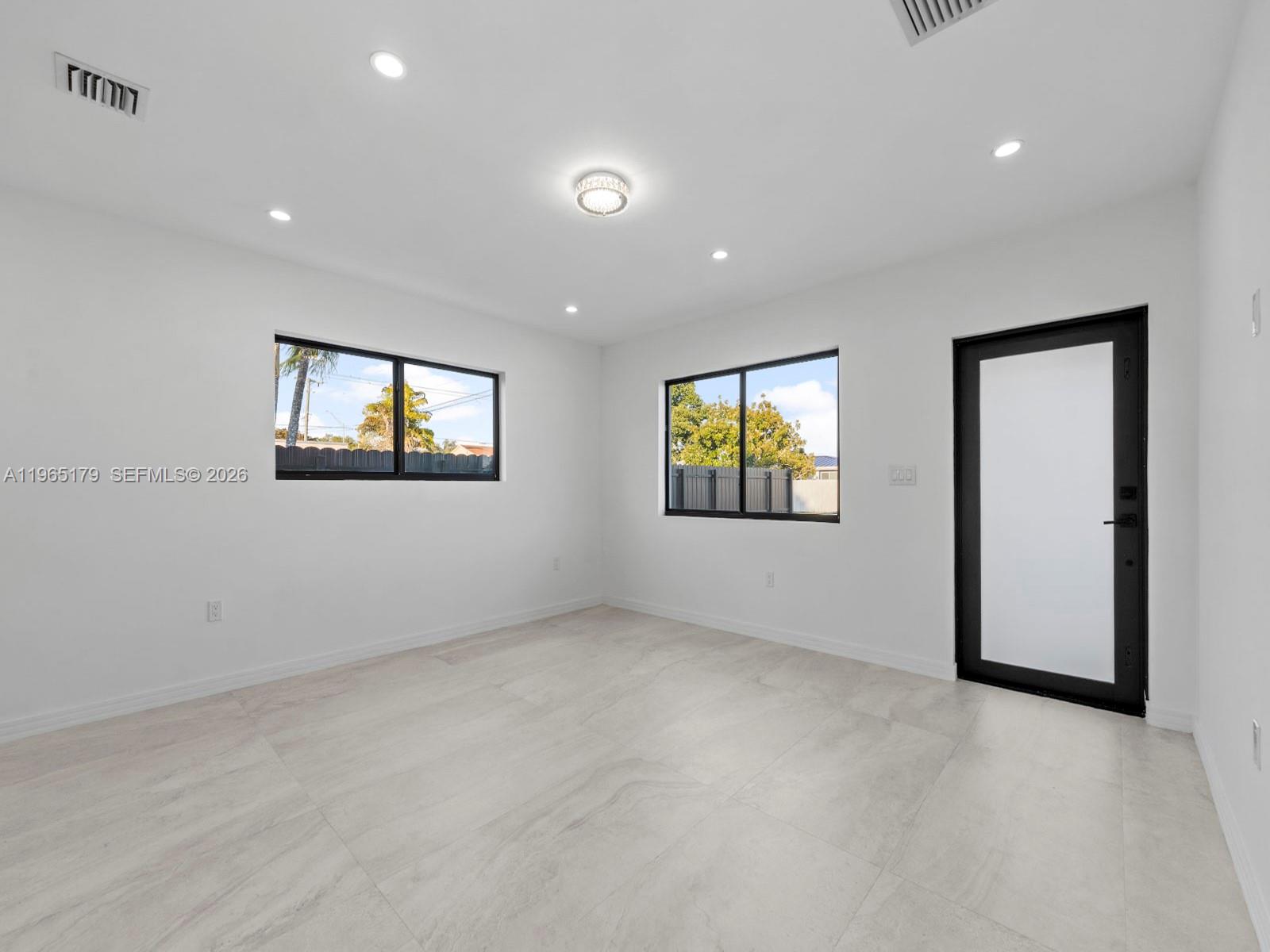 3620 SW 92nd Ave — Photo 3