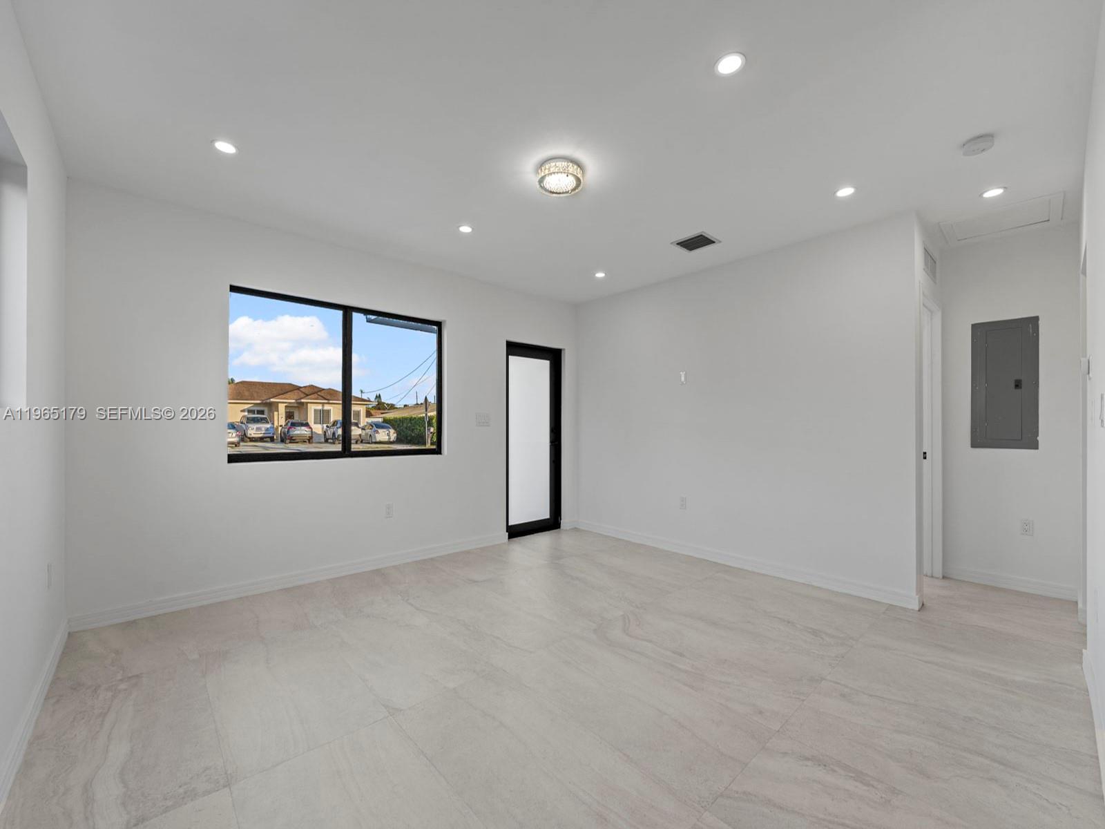 3620 SW 92nd Ave — Photo 4