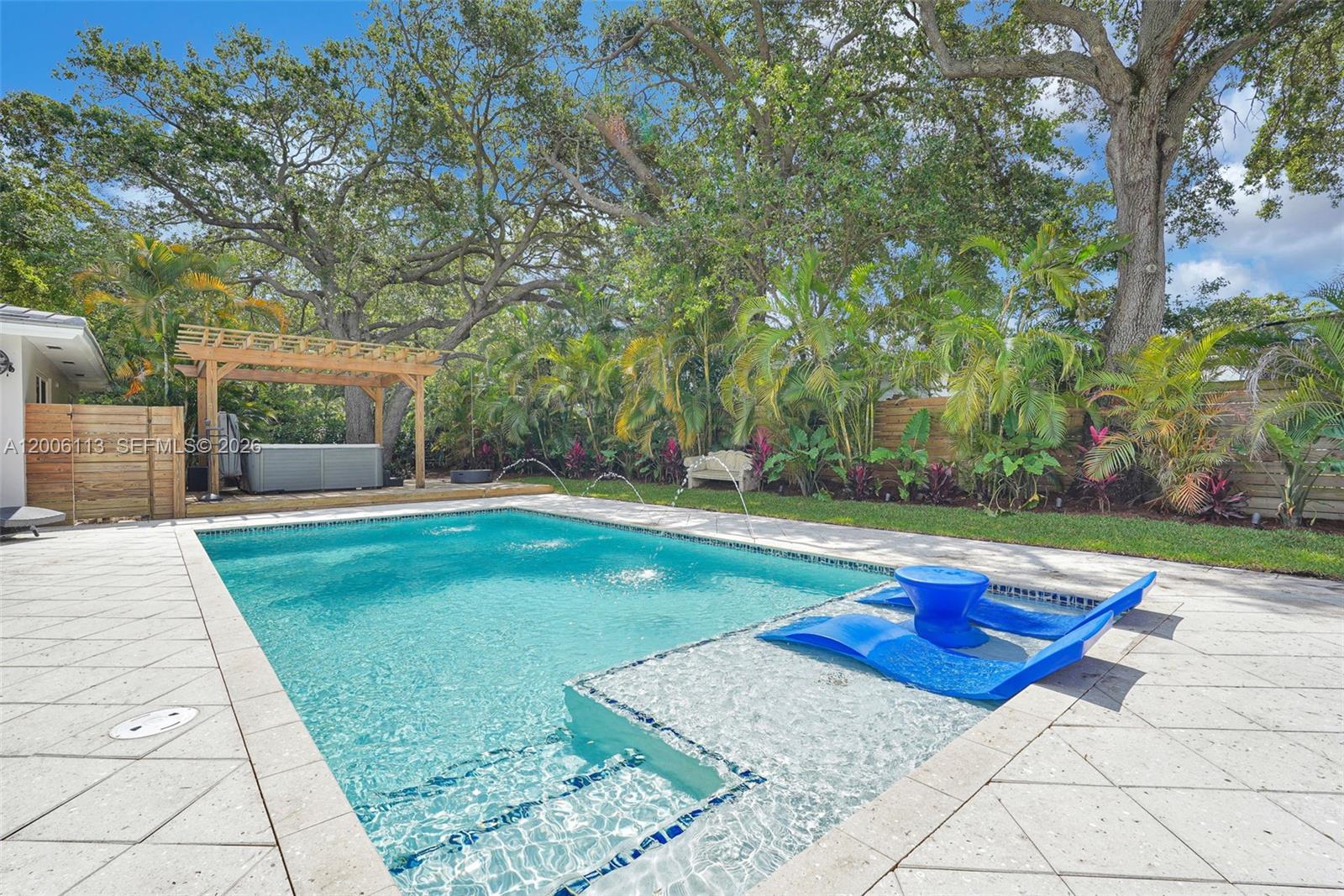 2 NW 89th St, El Portal FL 33150