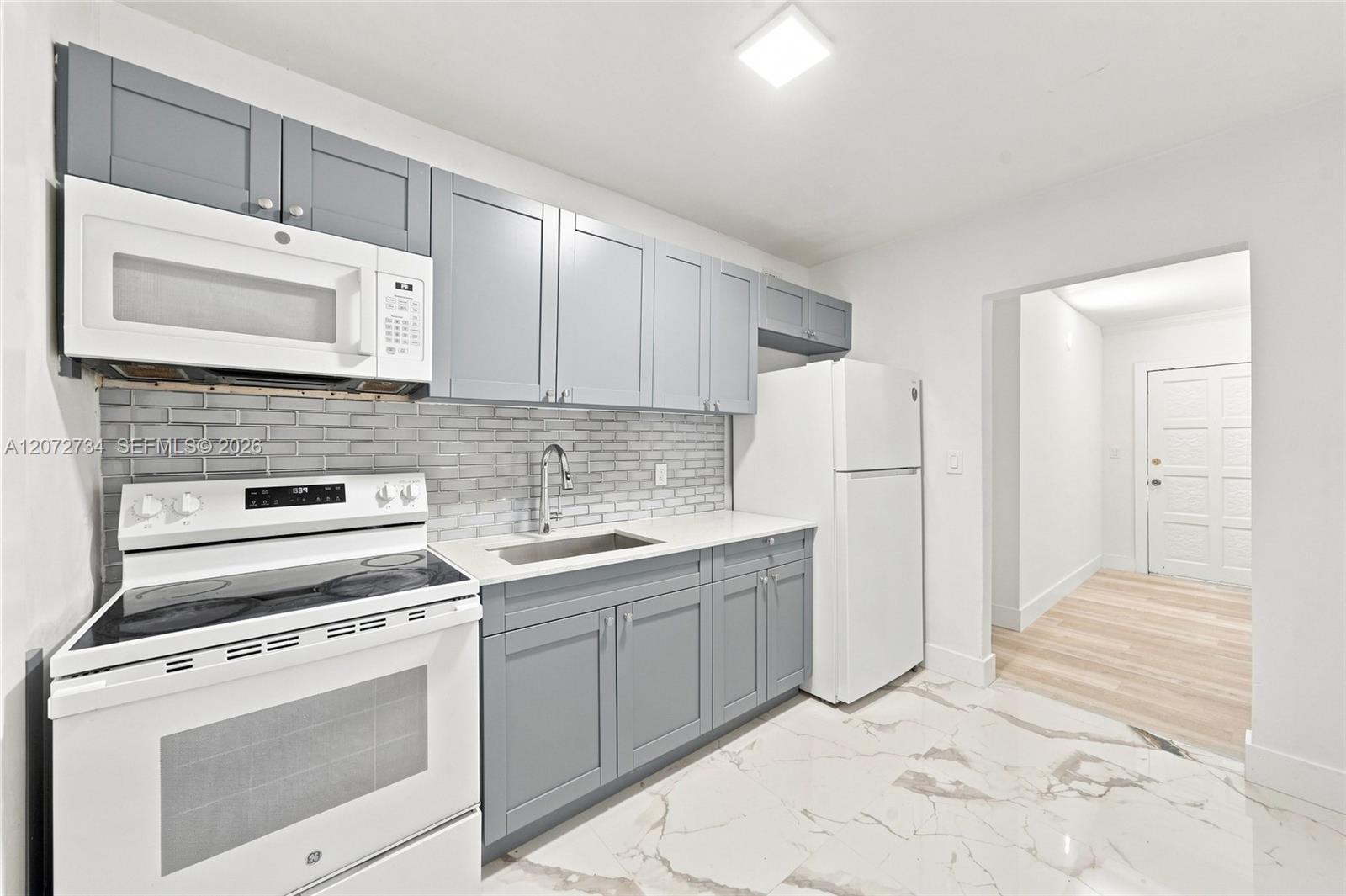 219 NW 10th Ave APT 2 — Photo 5