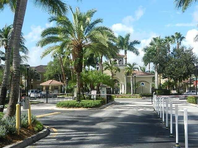 4870 Bonsai Circle # 200, Palm Beach Gardens FL 33418