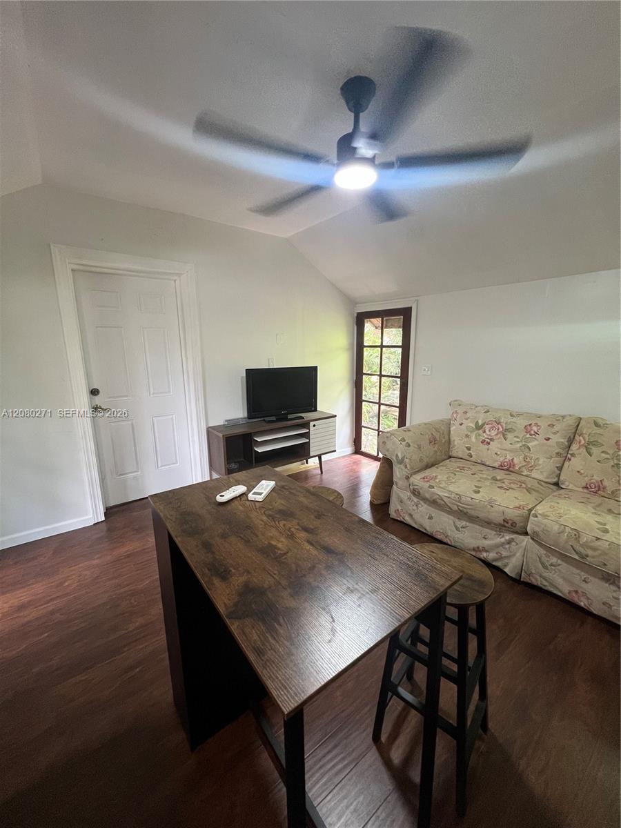 411 SW 1st St # 2 — Photo 2