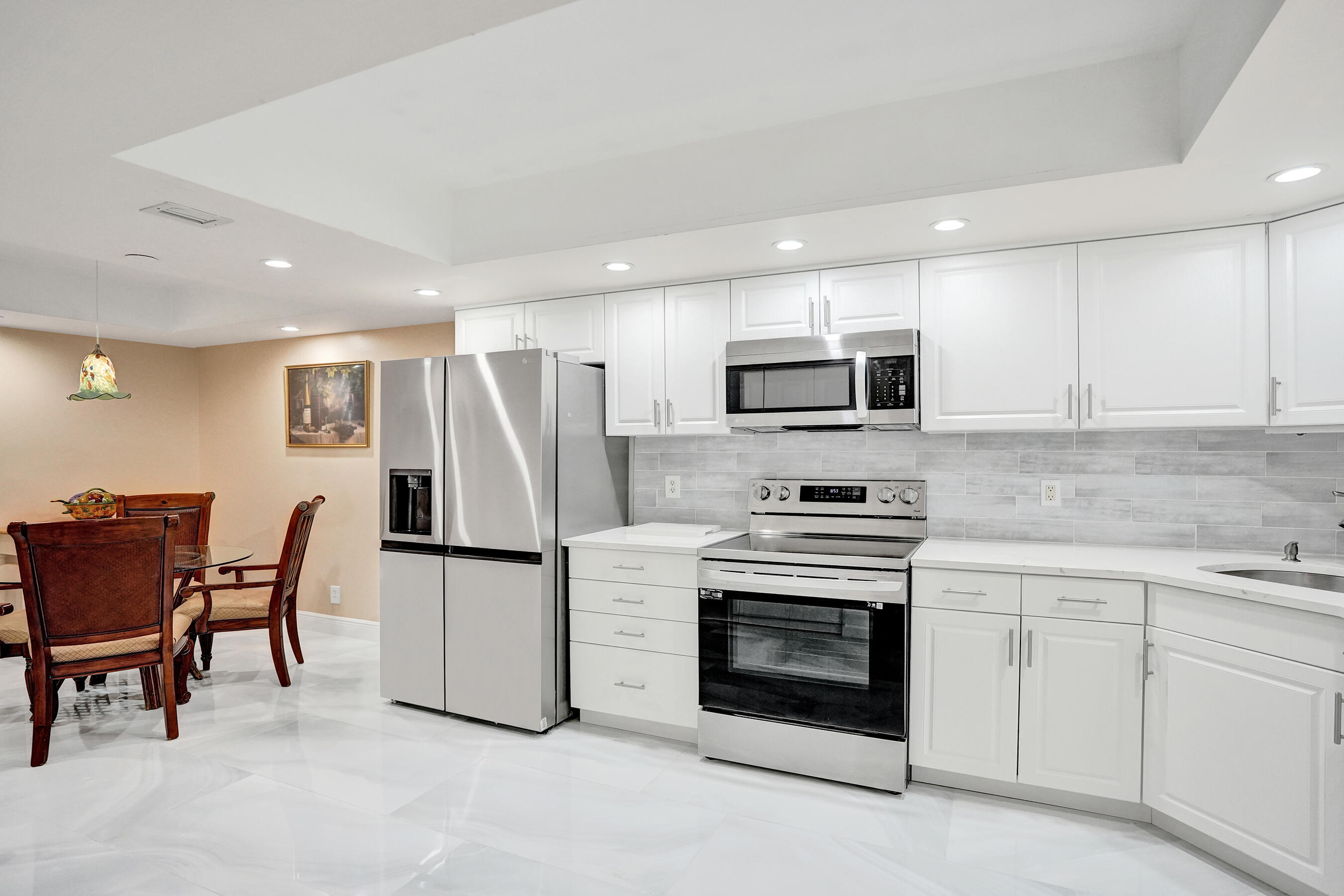 5951 WELLESLEY PARK Drive # 405 — Photo 4