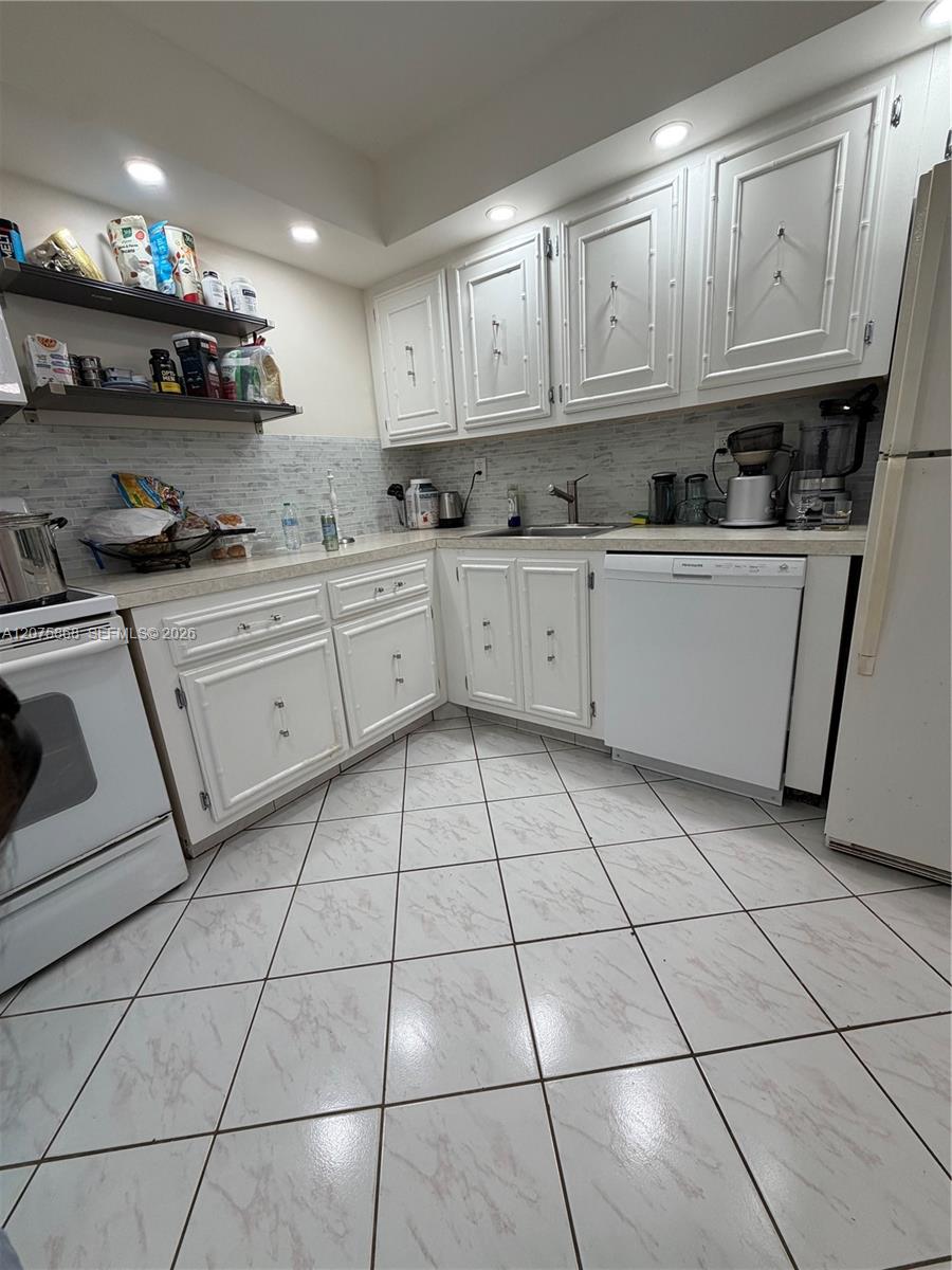 2000 Atlantic Shores Blvd # 407 — Photo 5