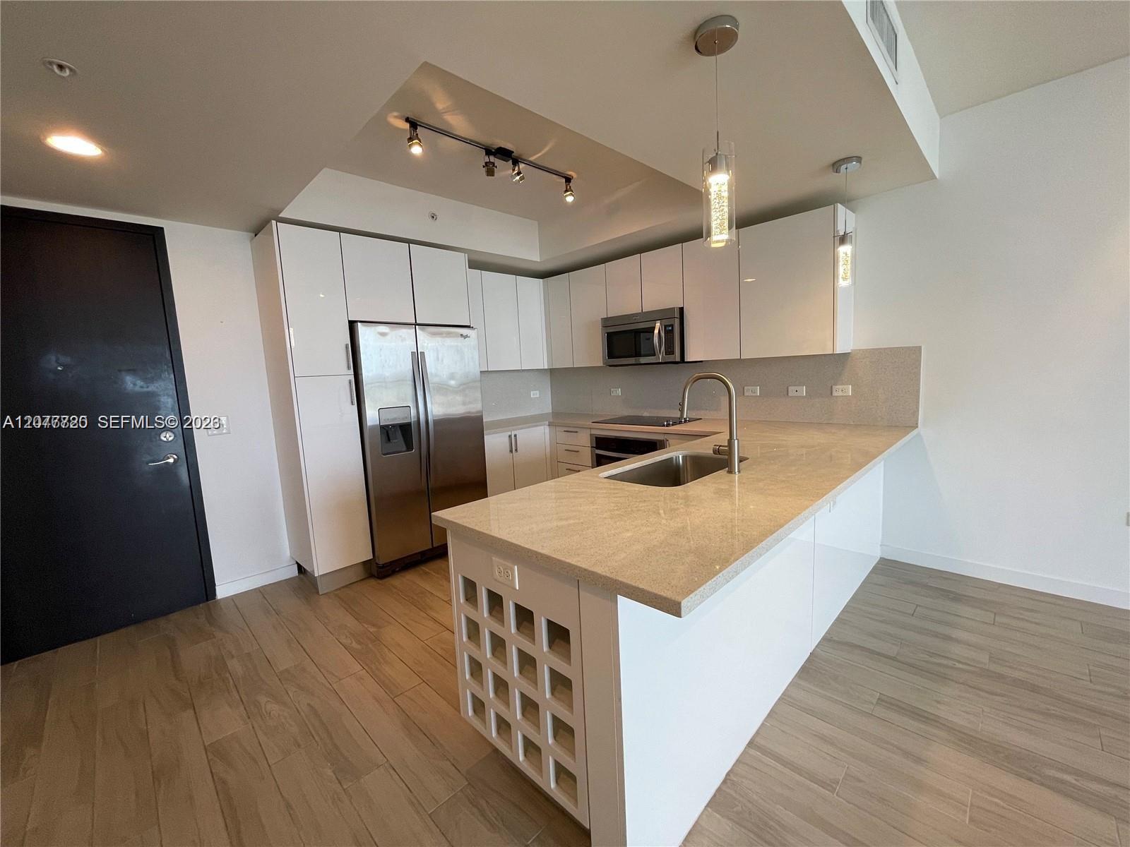 999 SW 1st Ave # 2109 — Photo 2