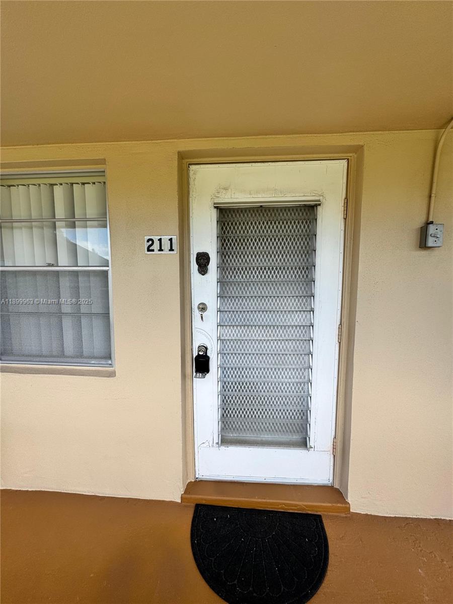 211 Coventry I # 211, West Palm Beach FL 33417