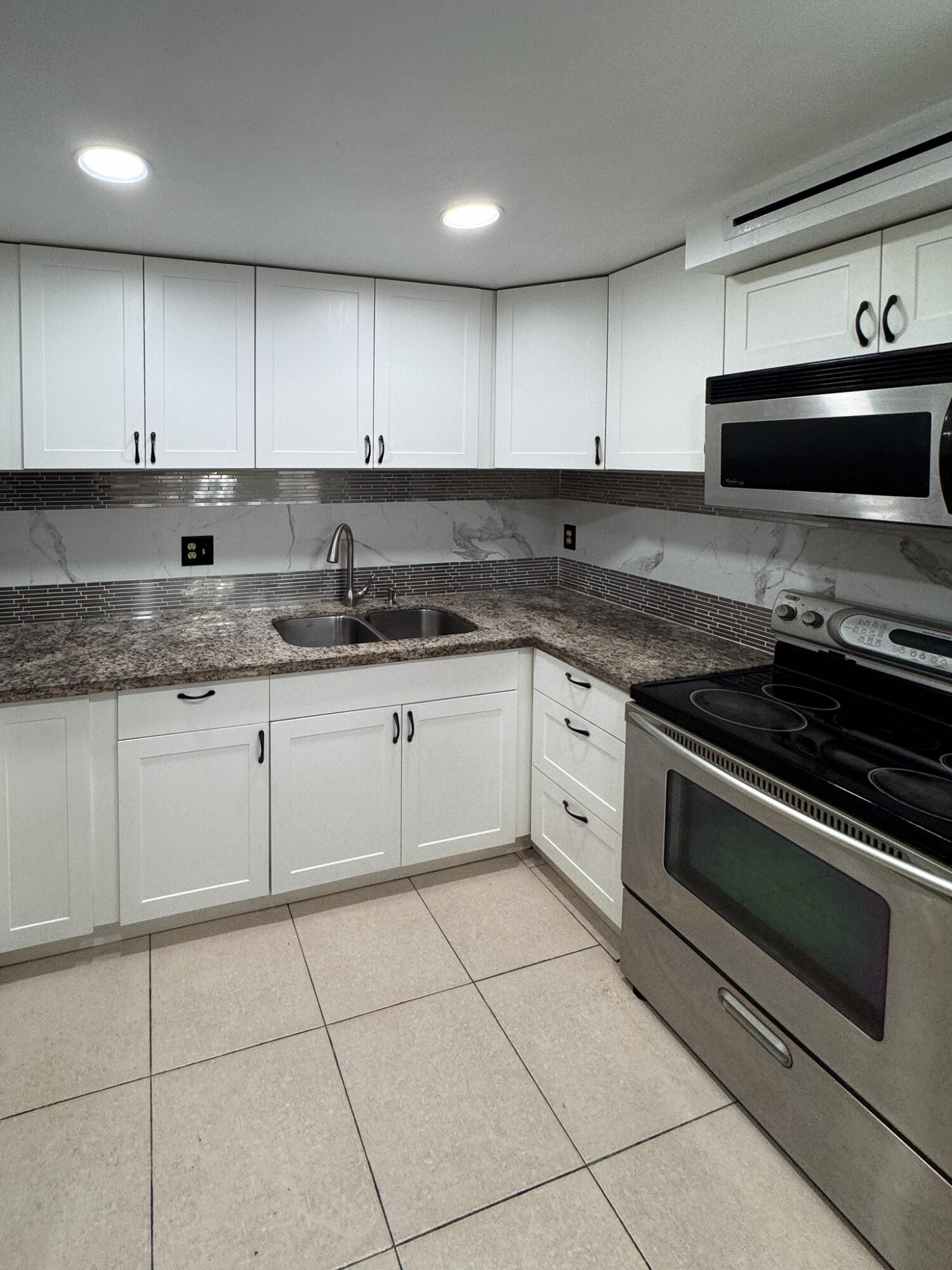 4166 Inverrary Drive # 104, Lauderhill FL 33319