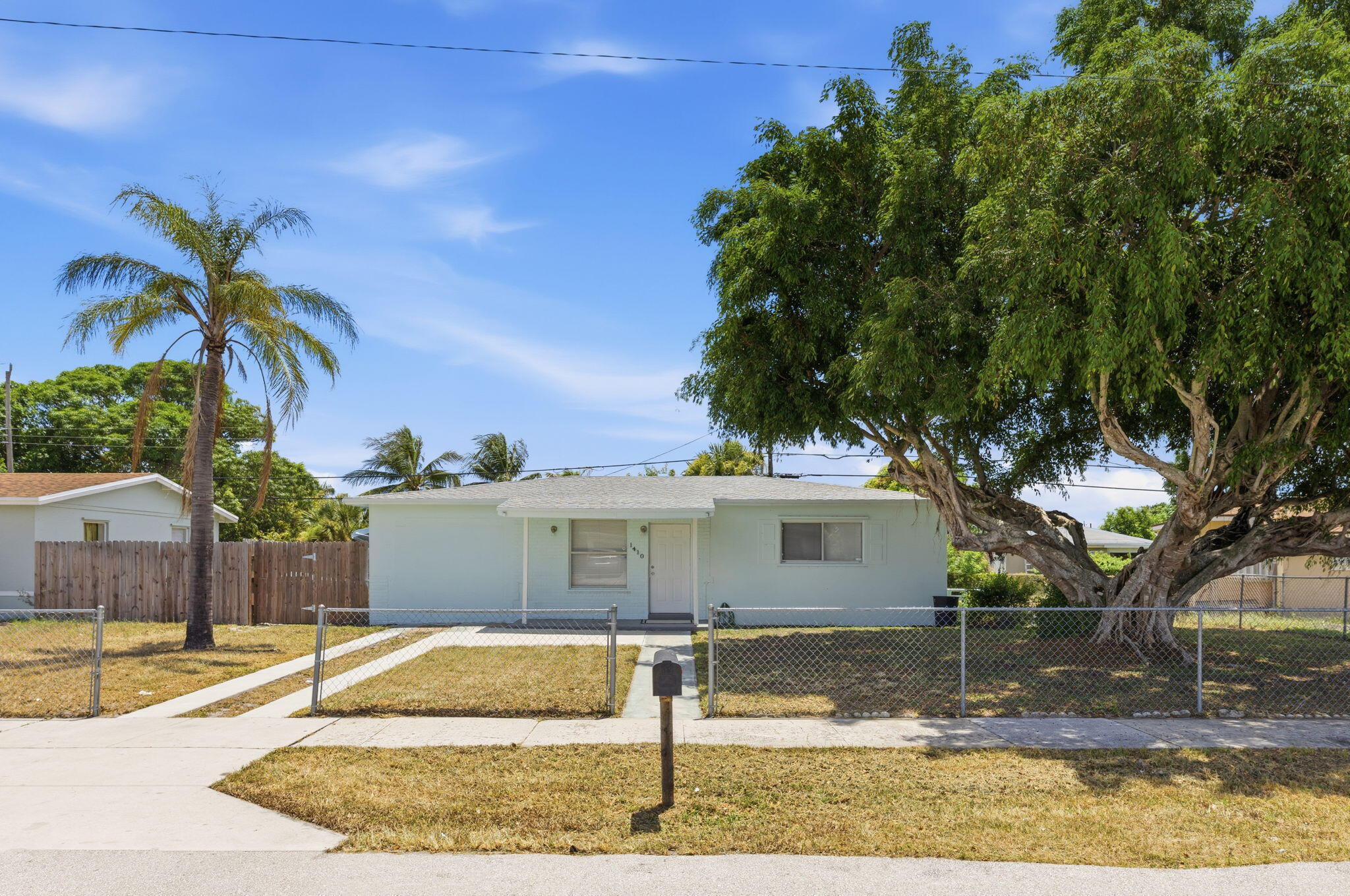 1410 NW 1st Court, Boynton Beach FL 33435