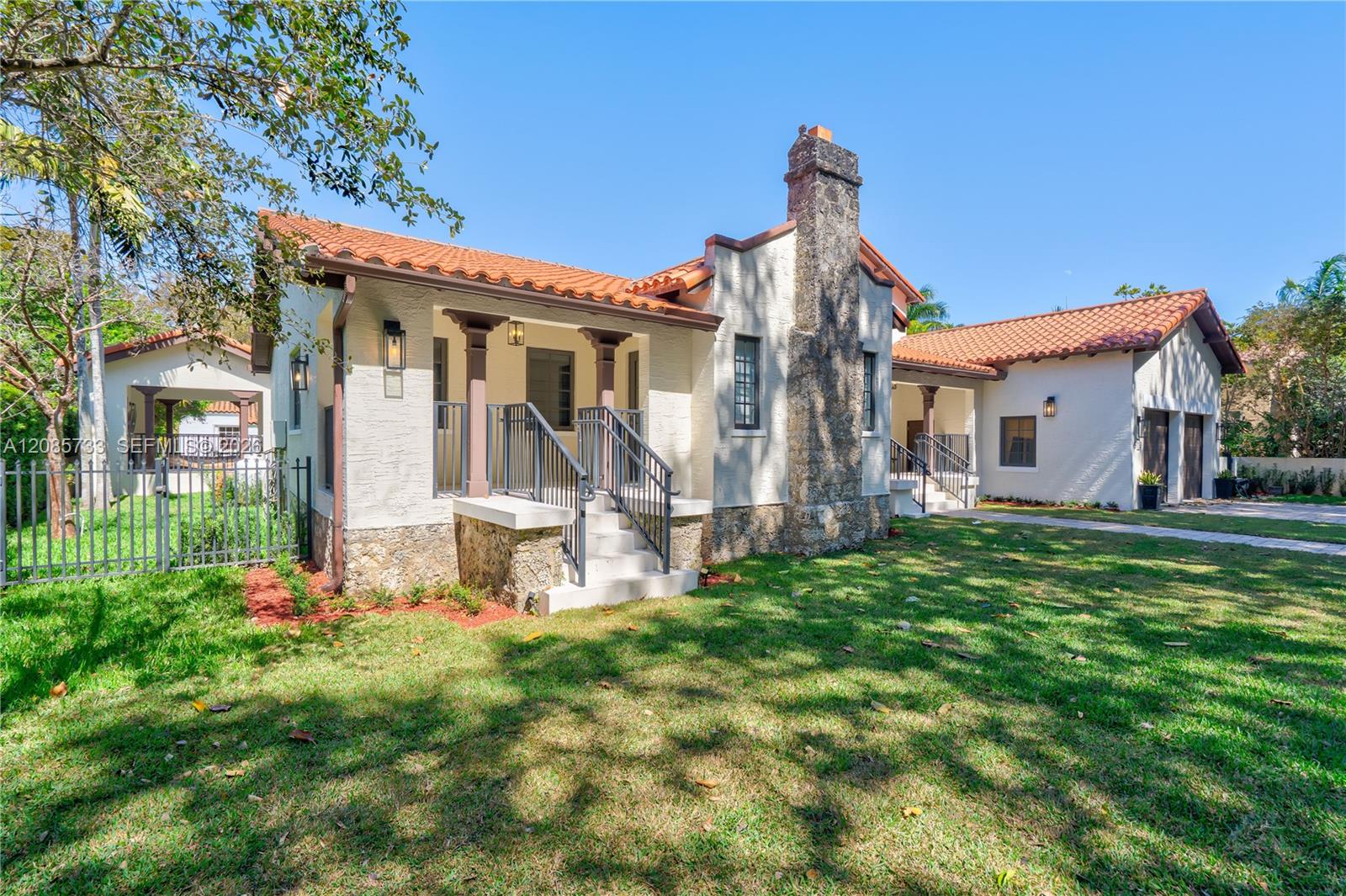 519 Alhambra Cir — Photo 4