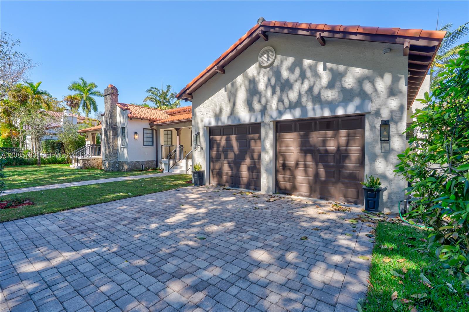 519 Alhambra Cir — Photo 5