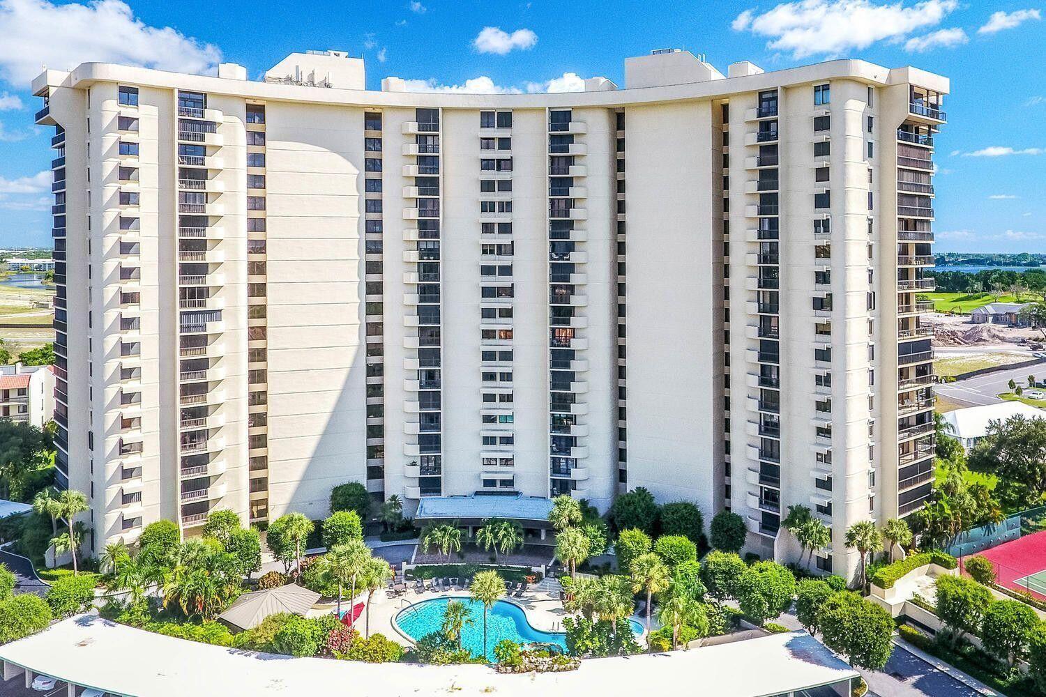 2450 Presidential Way # 1405, West Palm Beach FL 33401