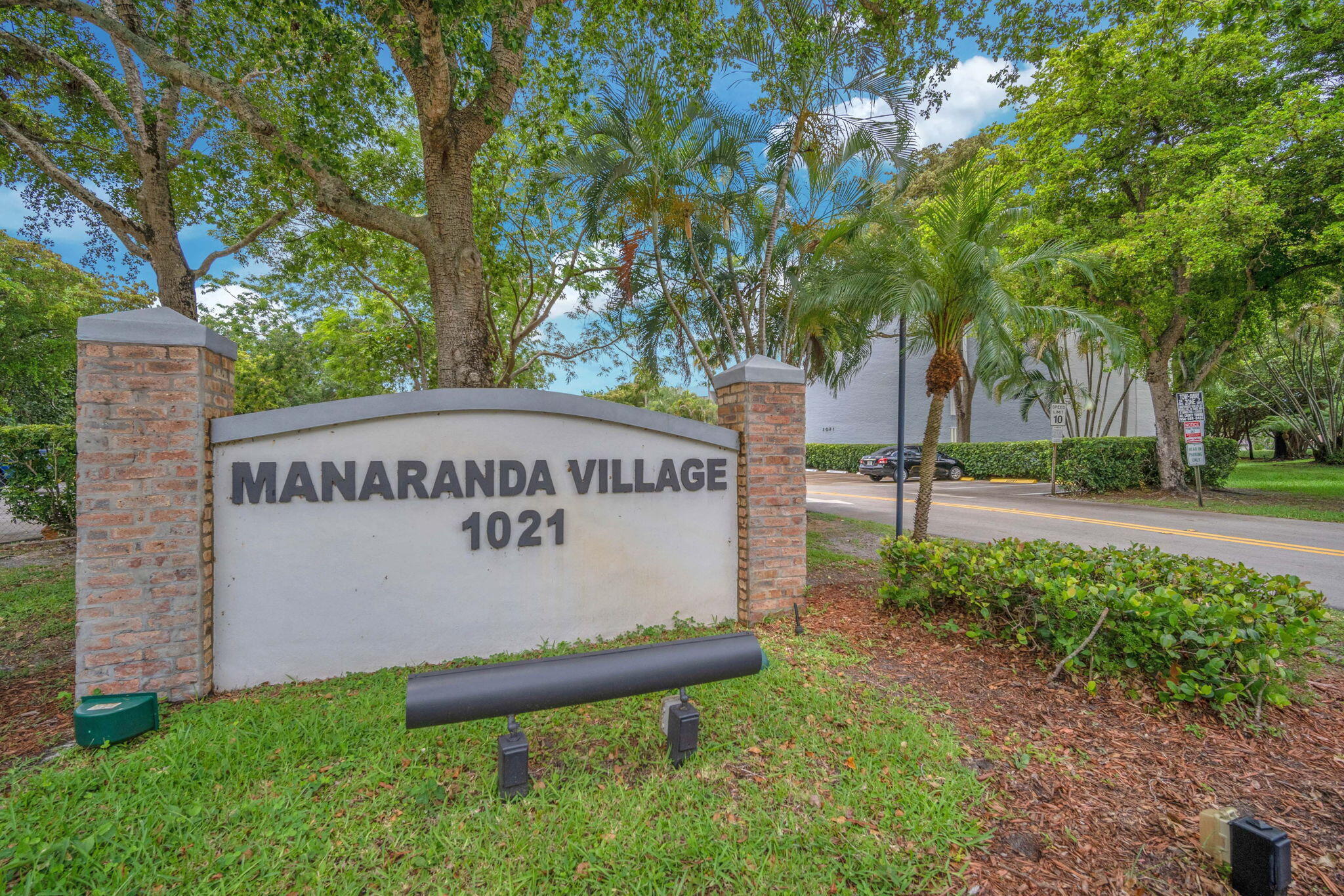 1021 Mockingbird Lane # 303, Plantation FL 33324
